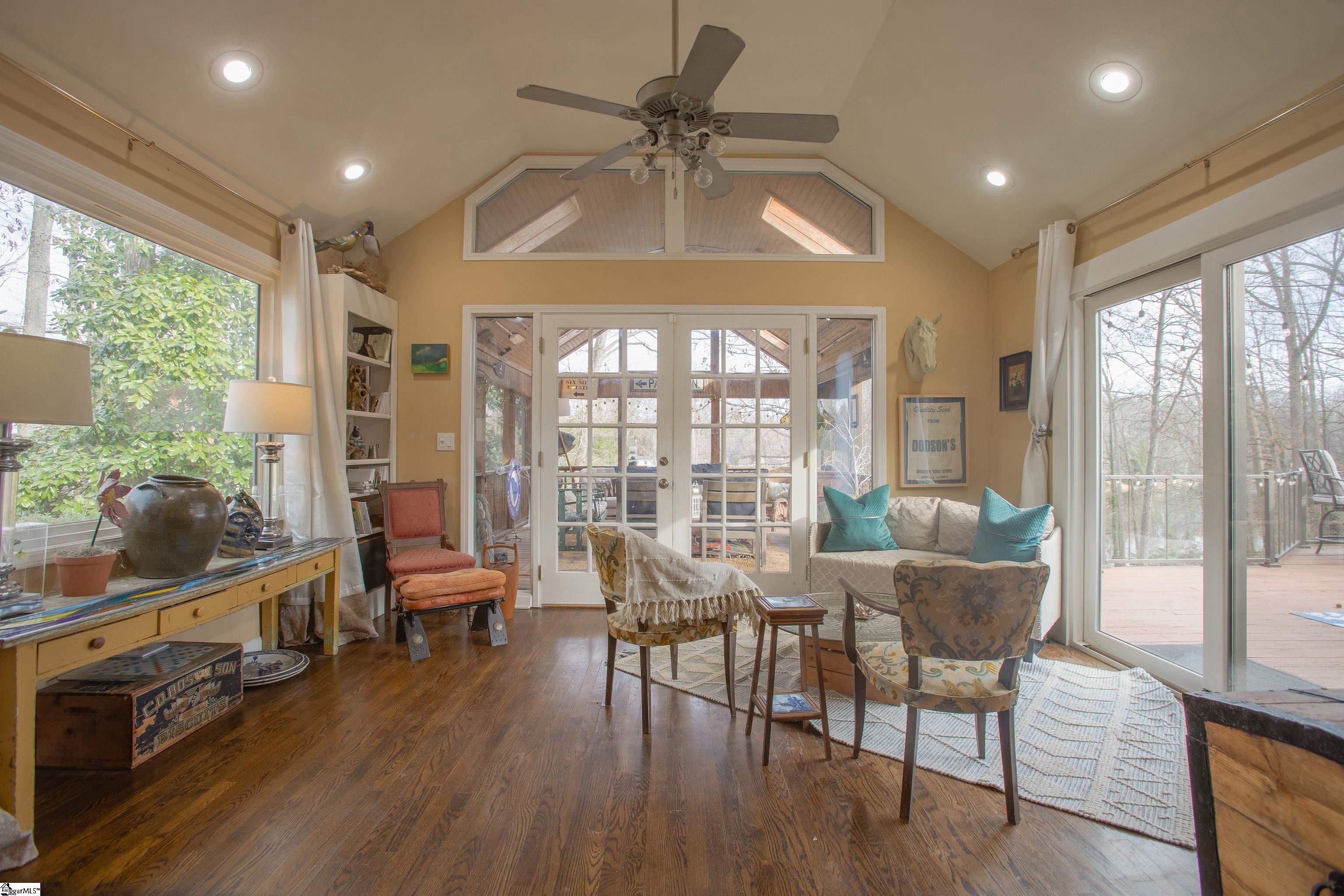 108 Lakecrest Drive