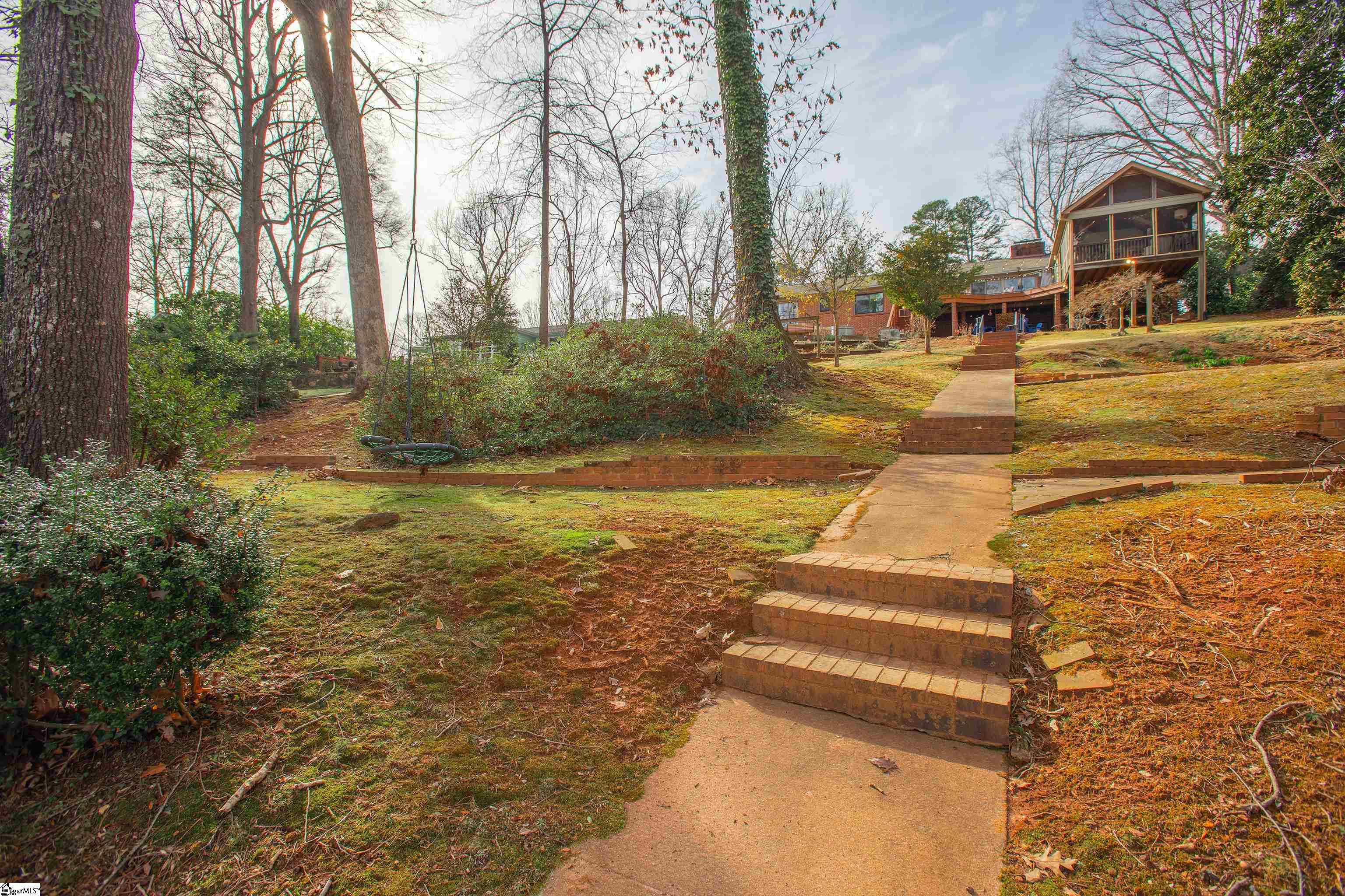 108 Lakecrest Drive
