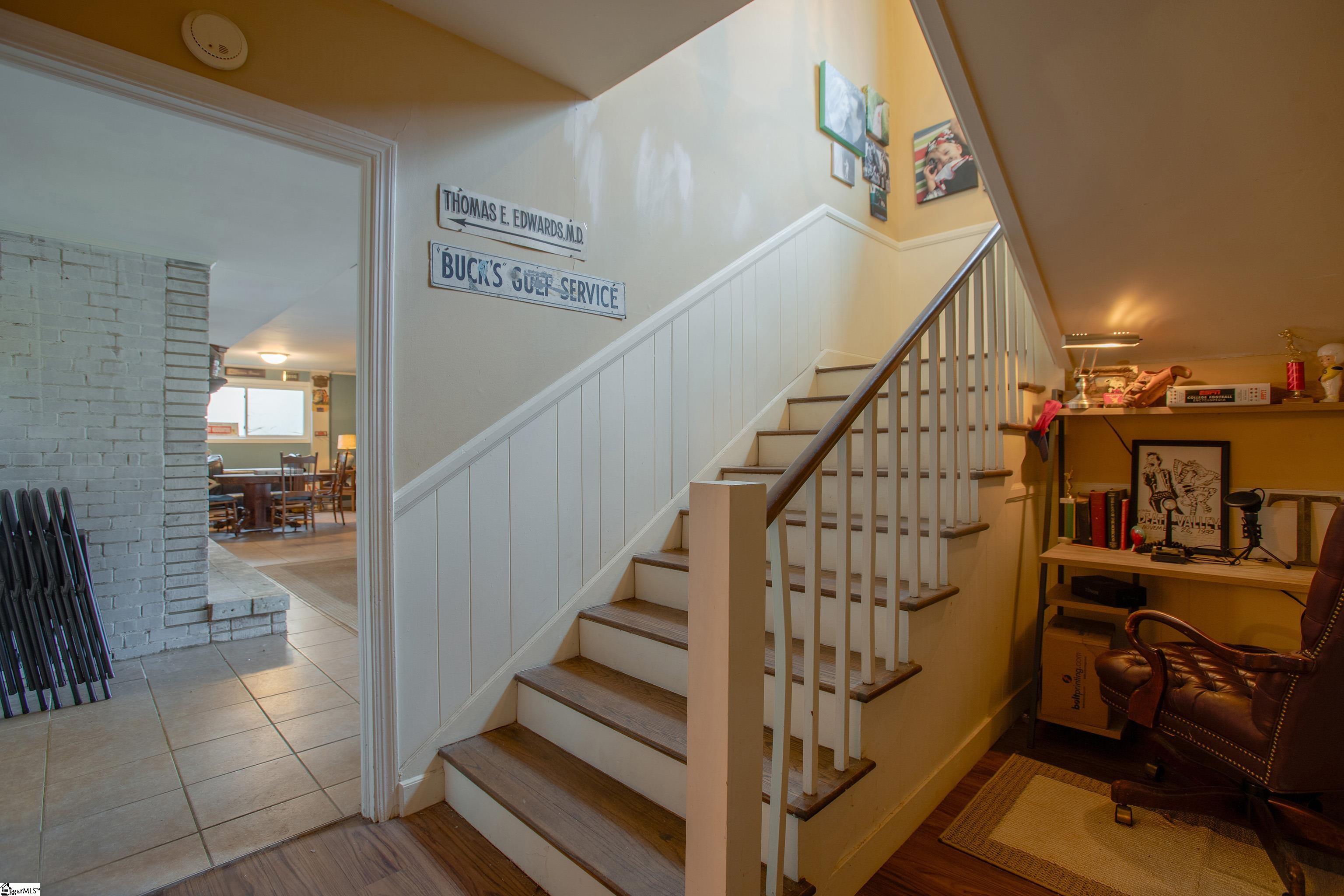 108 Lakecrest Drive