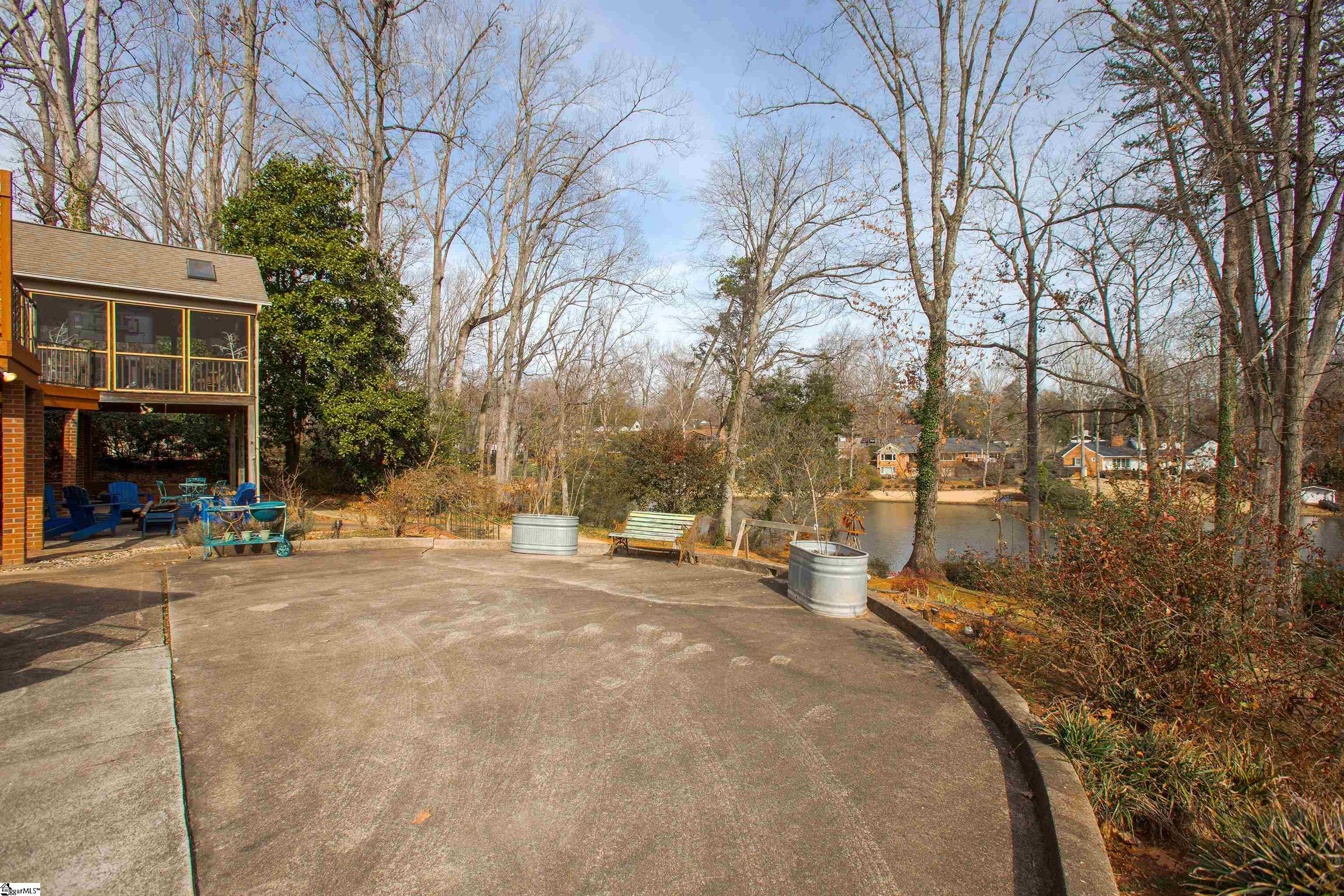 108 Lakecrest Drive