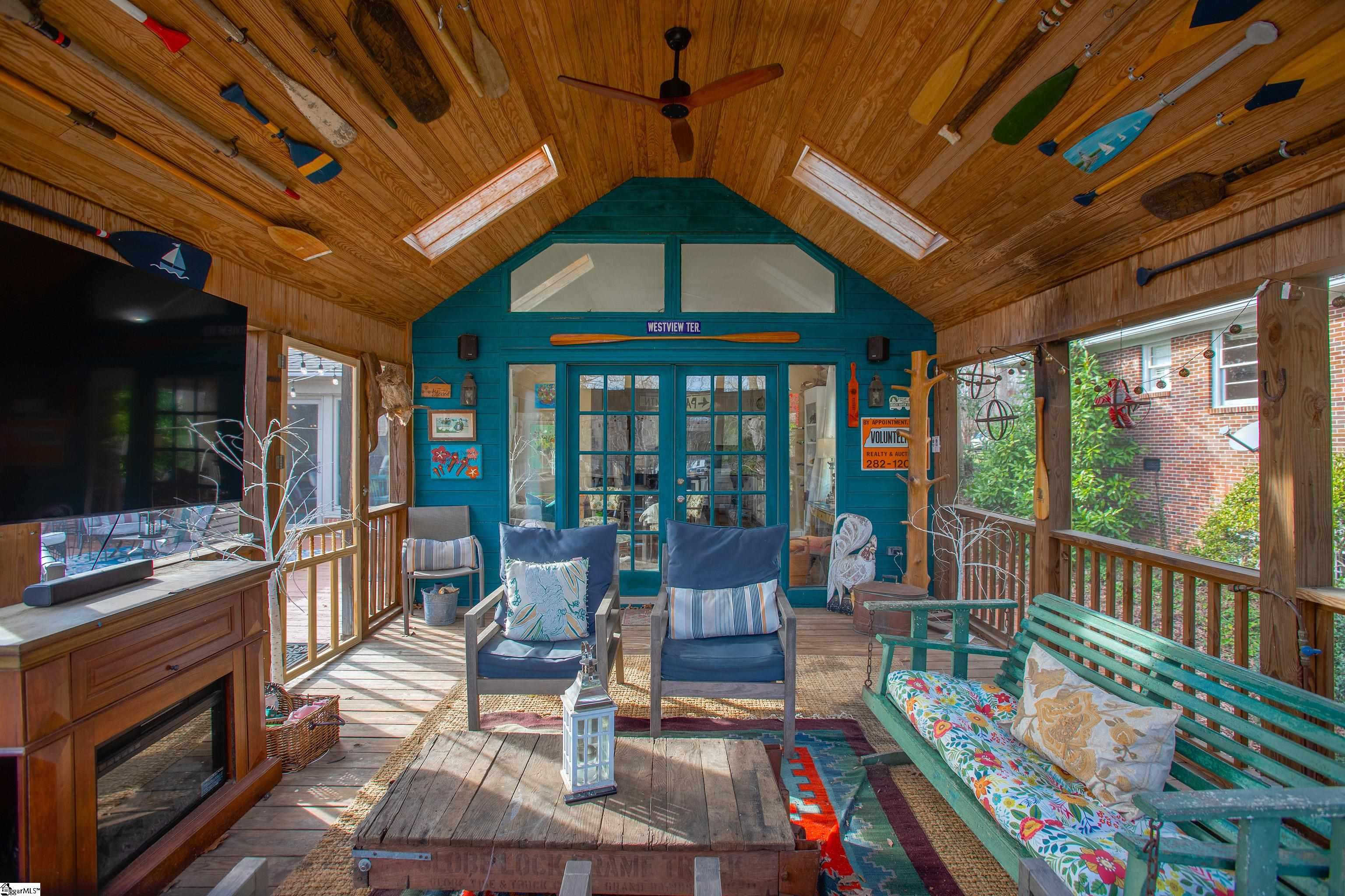 108 Lakecrest Drive