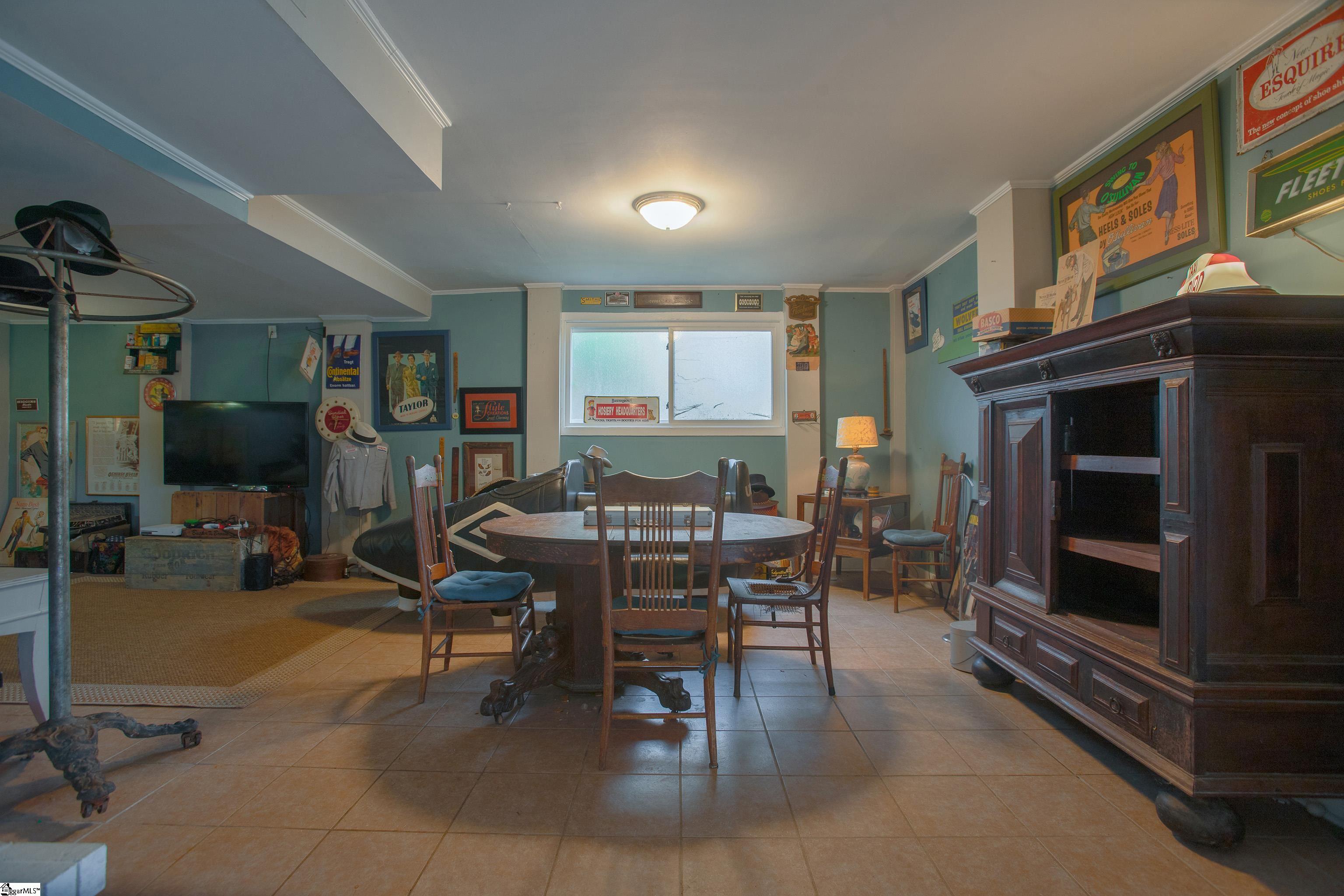 108 Lakecrest Drive