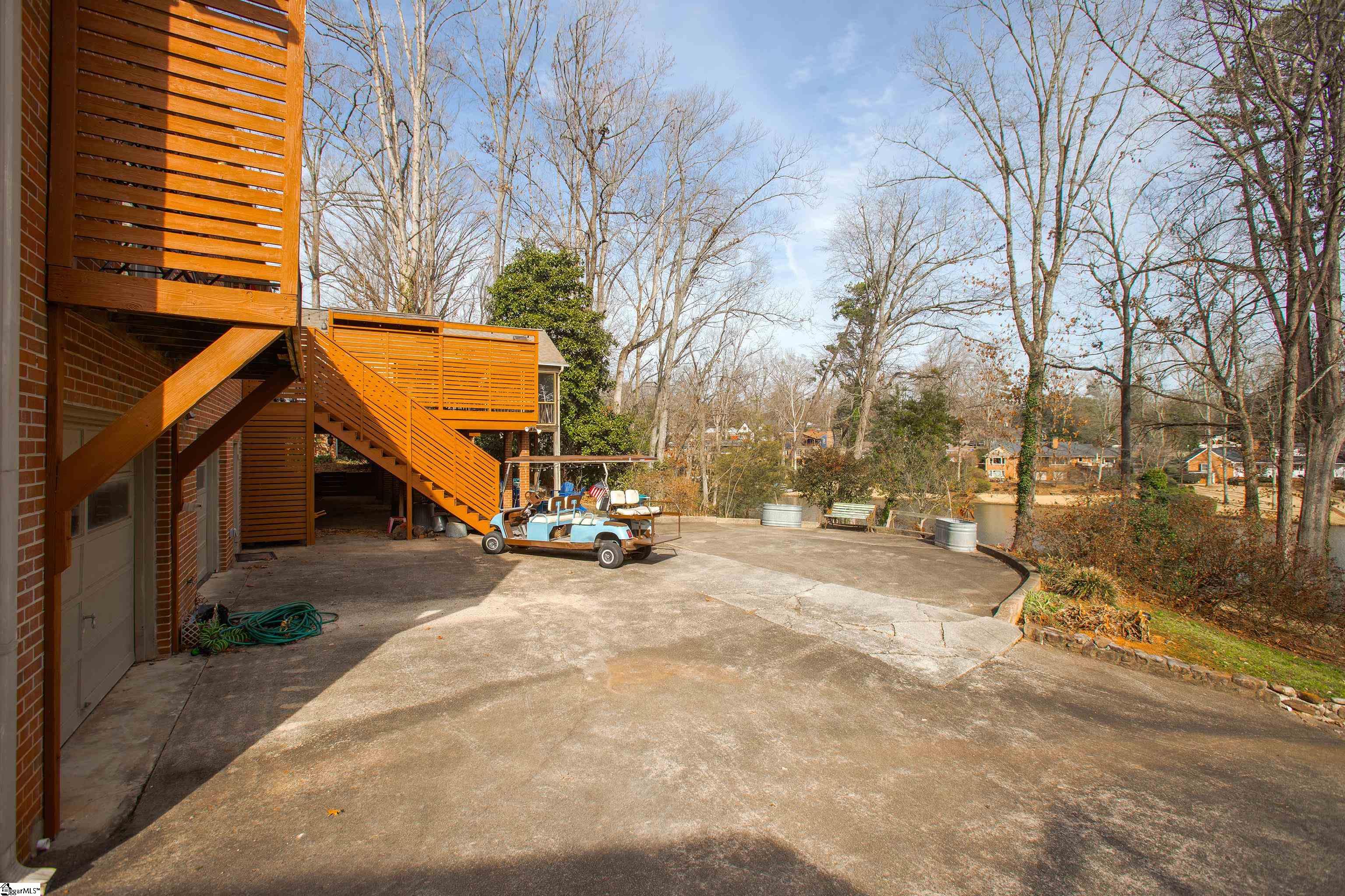108 Lakecrest Drive
