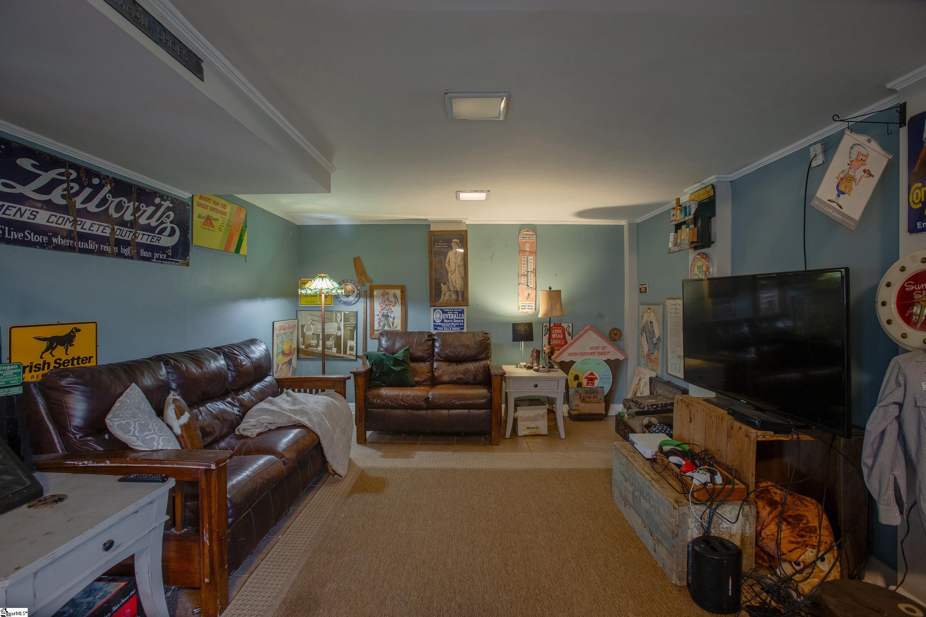 108 Lakecrest Drive