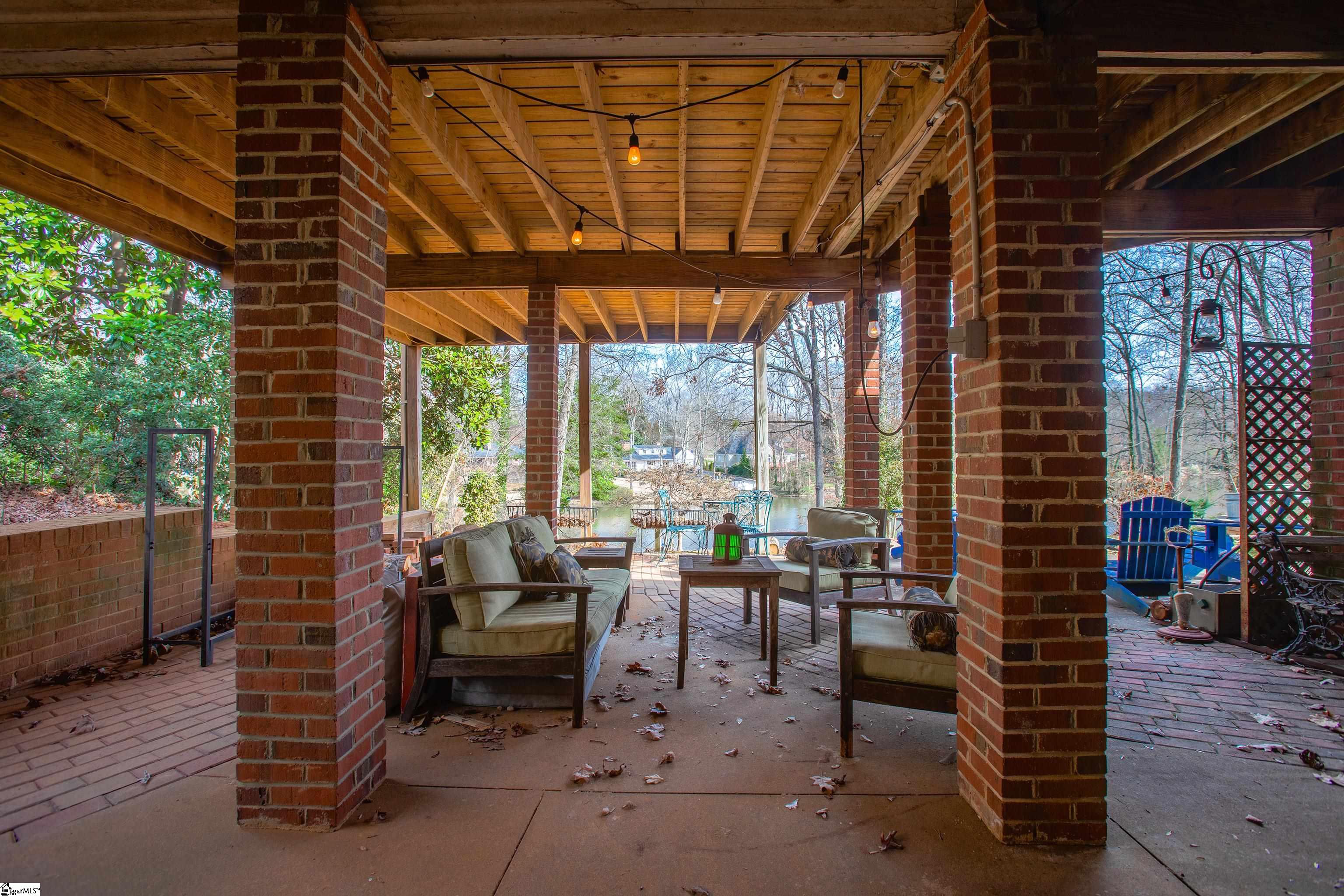 108 Lakecrest Drive