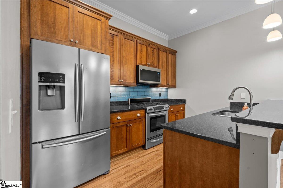 10 Edge Court Unit B