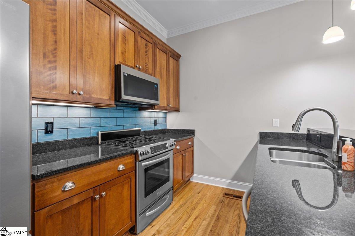 10 Edge Court Unit B