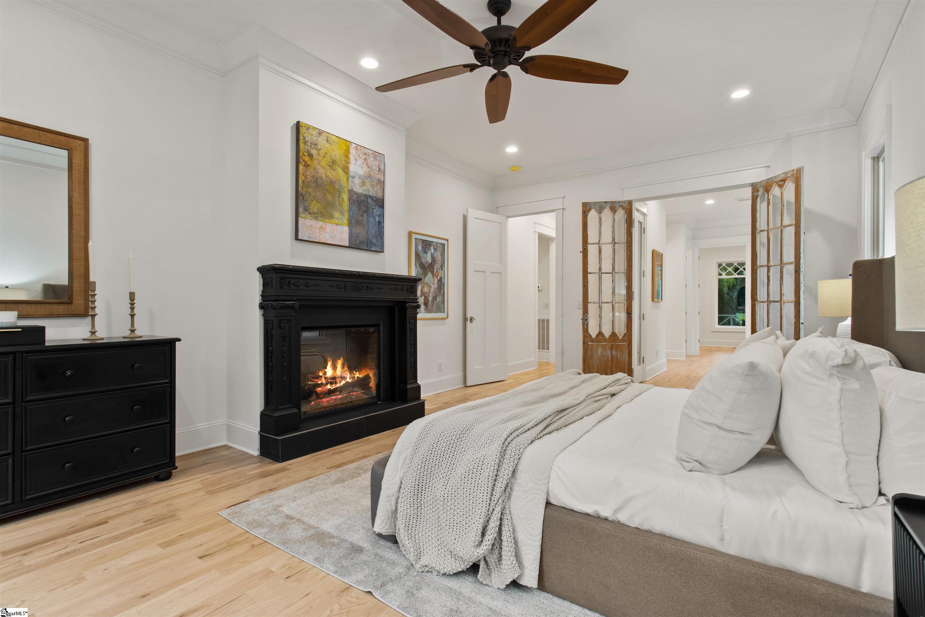 215 W Earle Street