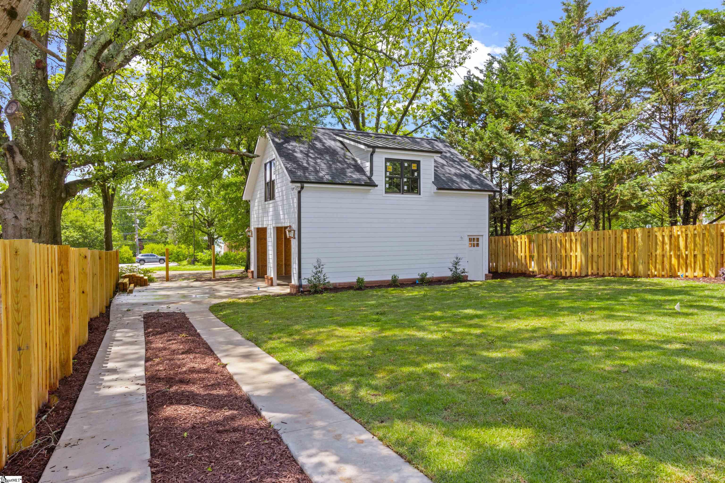 215 W Earle Street