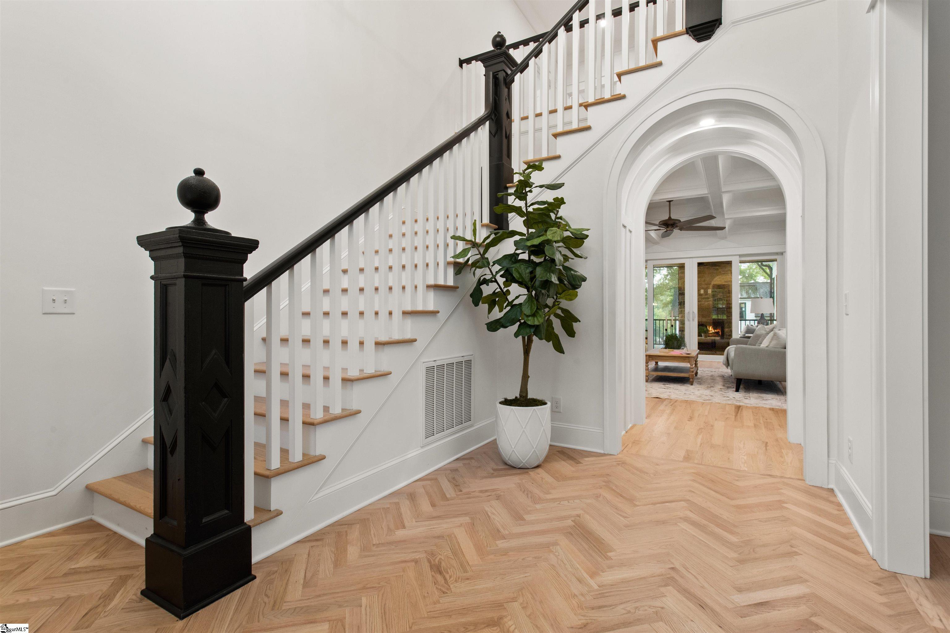 215 W Earle Street