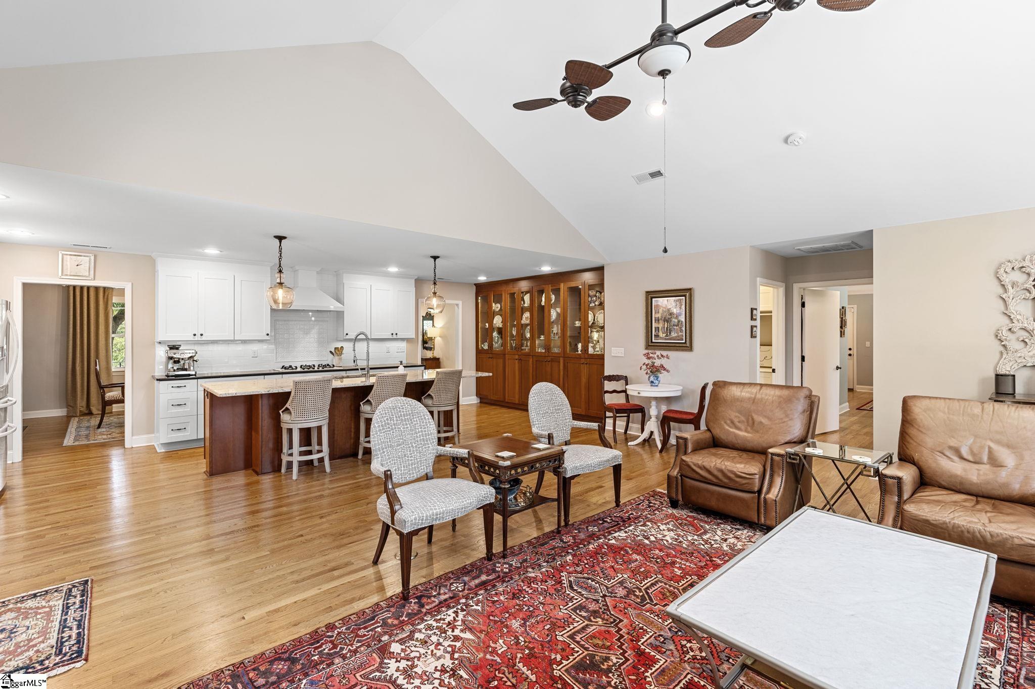115 W Montclair Avenue