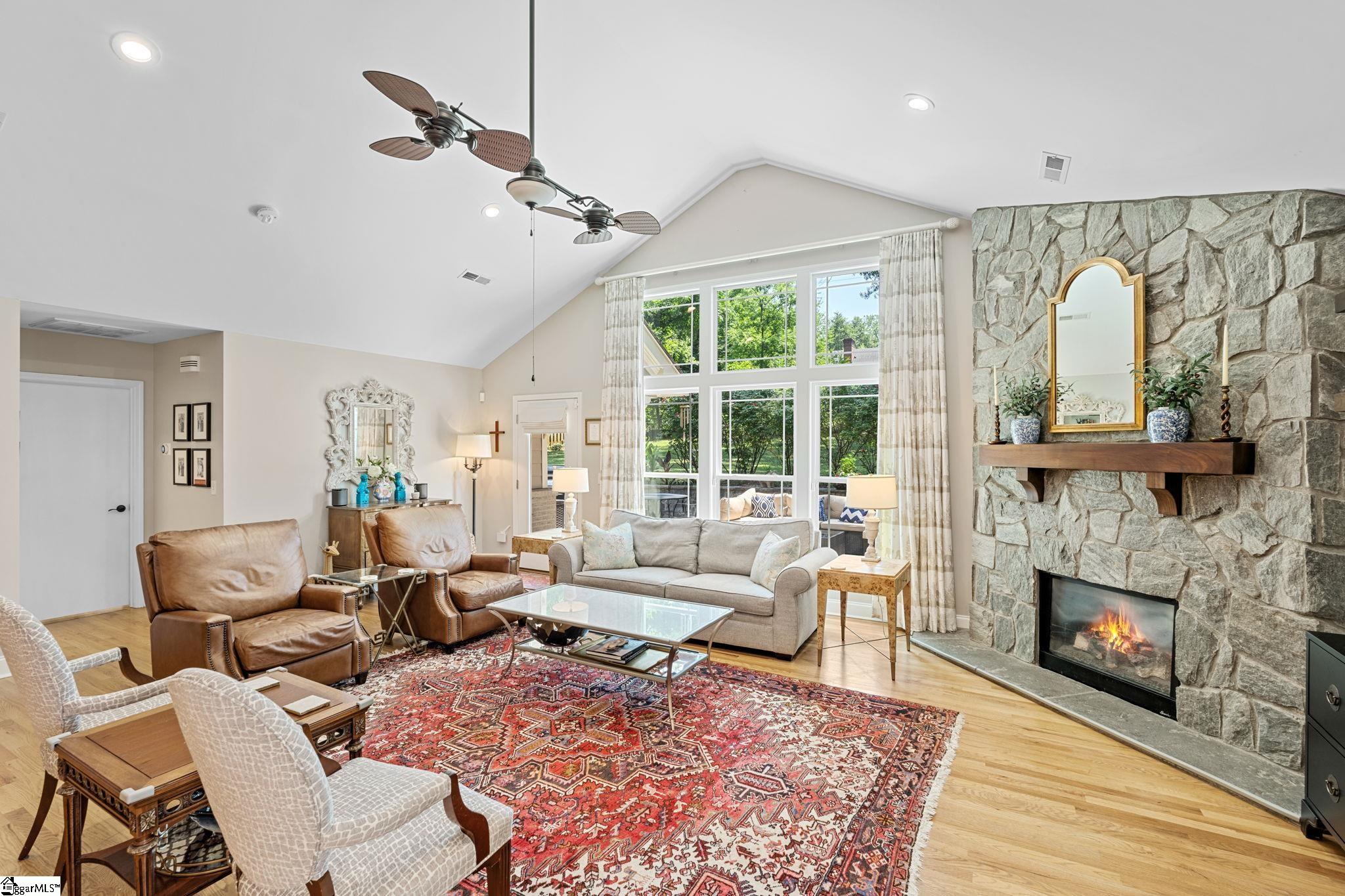115 W Montclair Avenue
