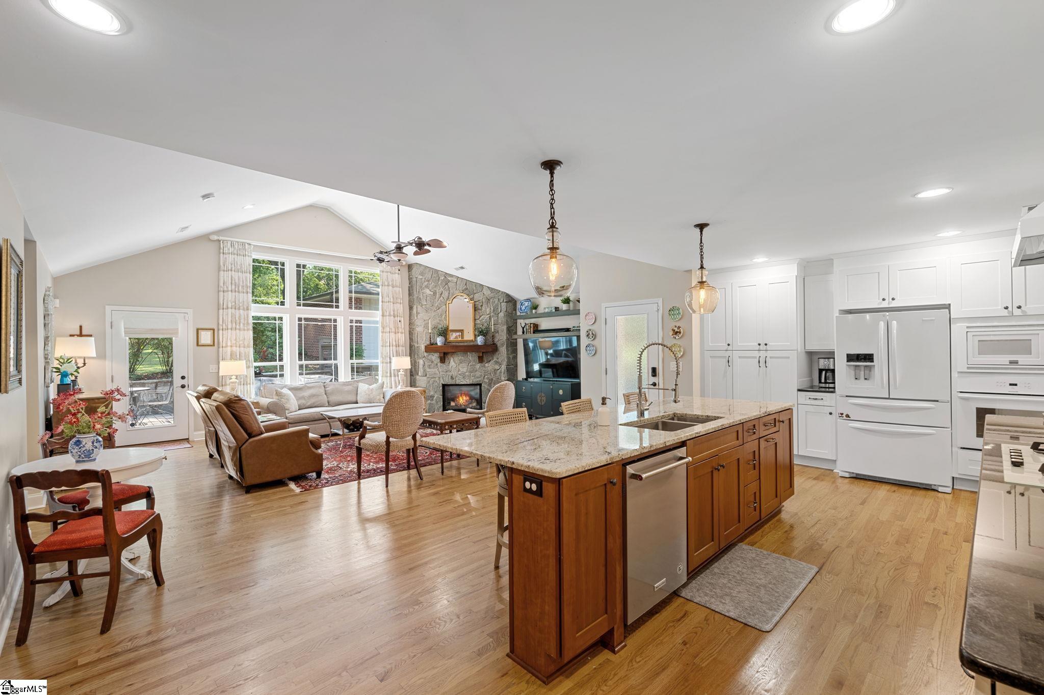 115 W Montclair Avenue