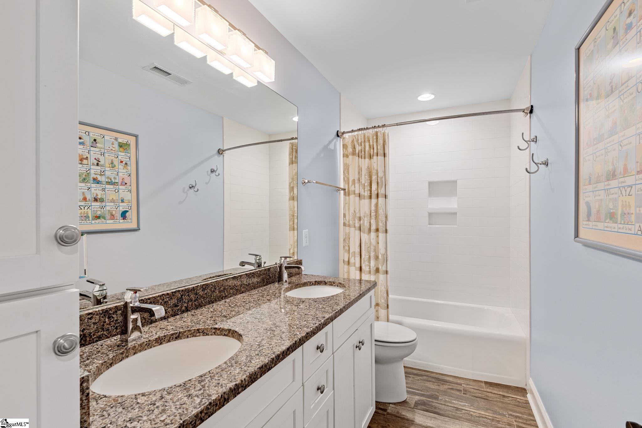 115 W Montclair Avenue
