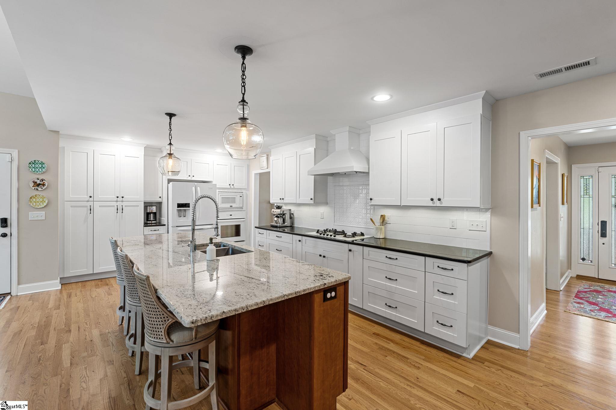 115 W Montclair Avenue