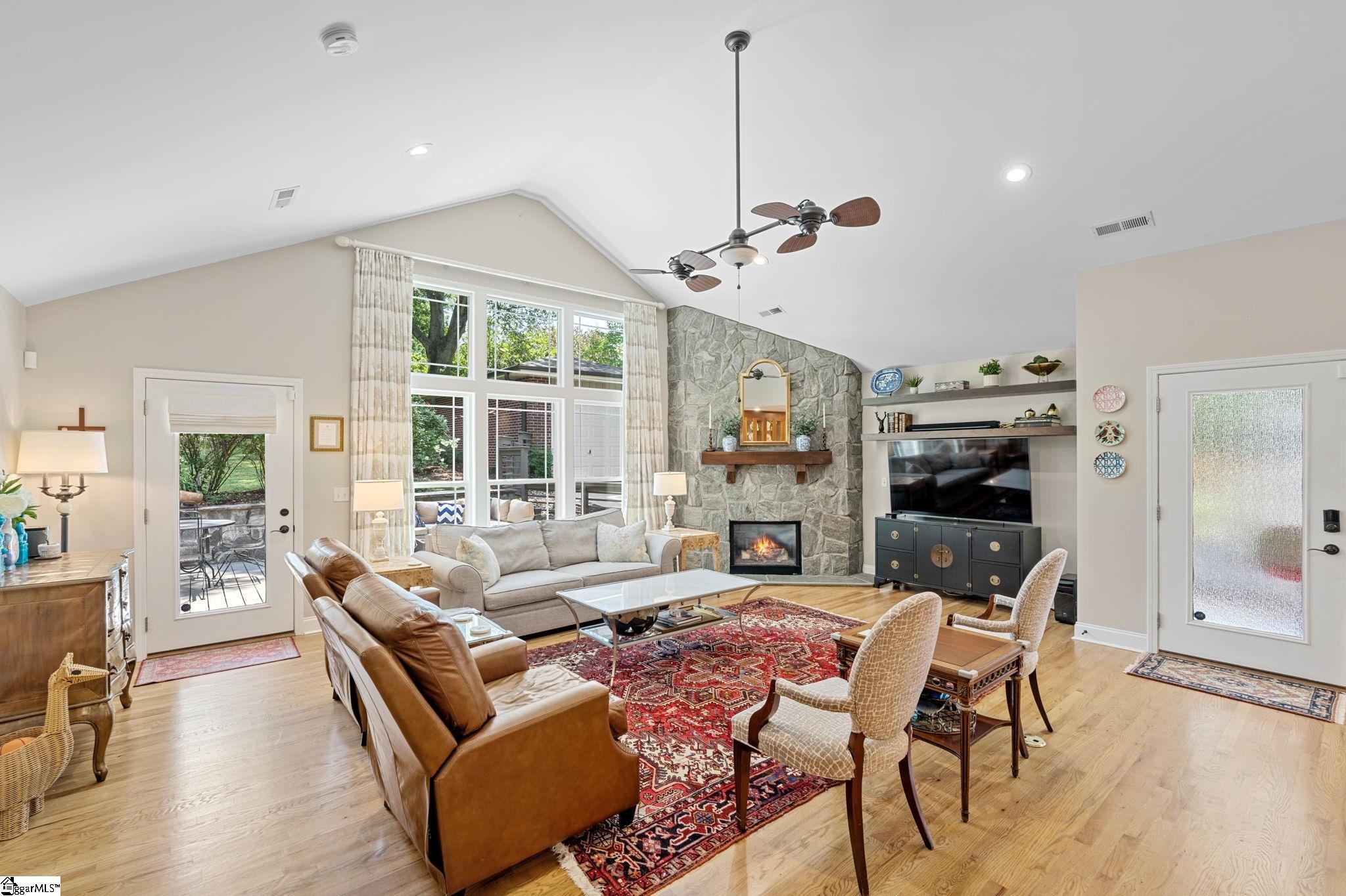 115 W Montclair Avenue