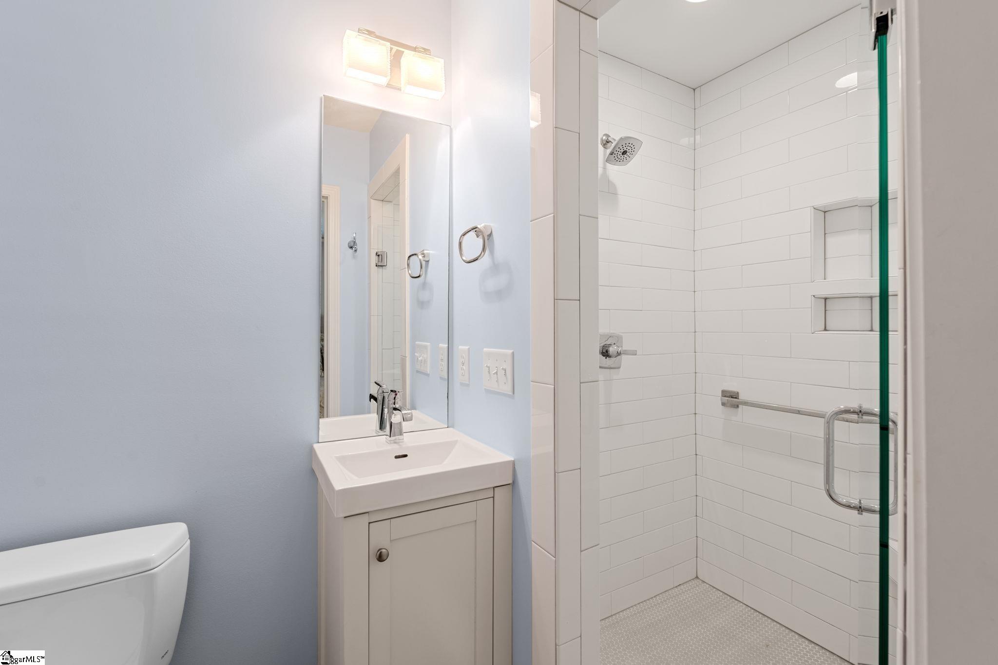 115 W Montclair Avenue