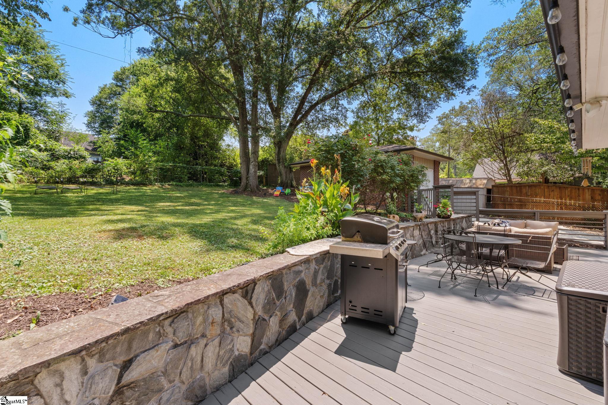 115 W Montclair Avenue