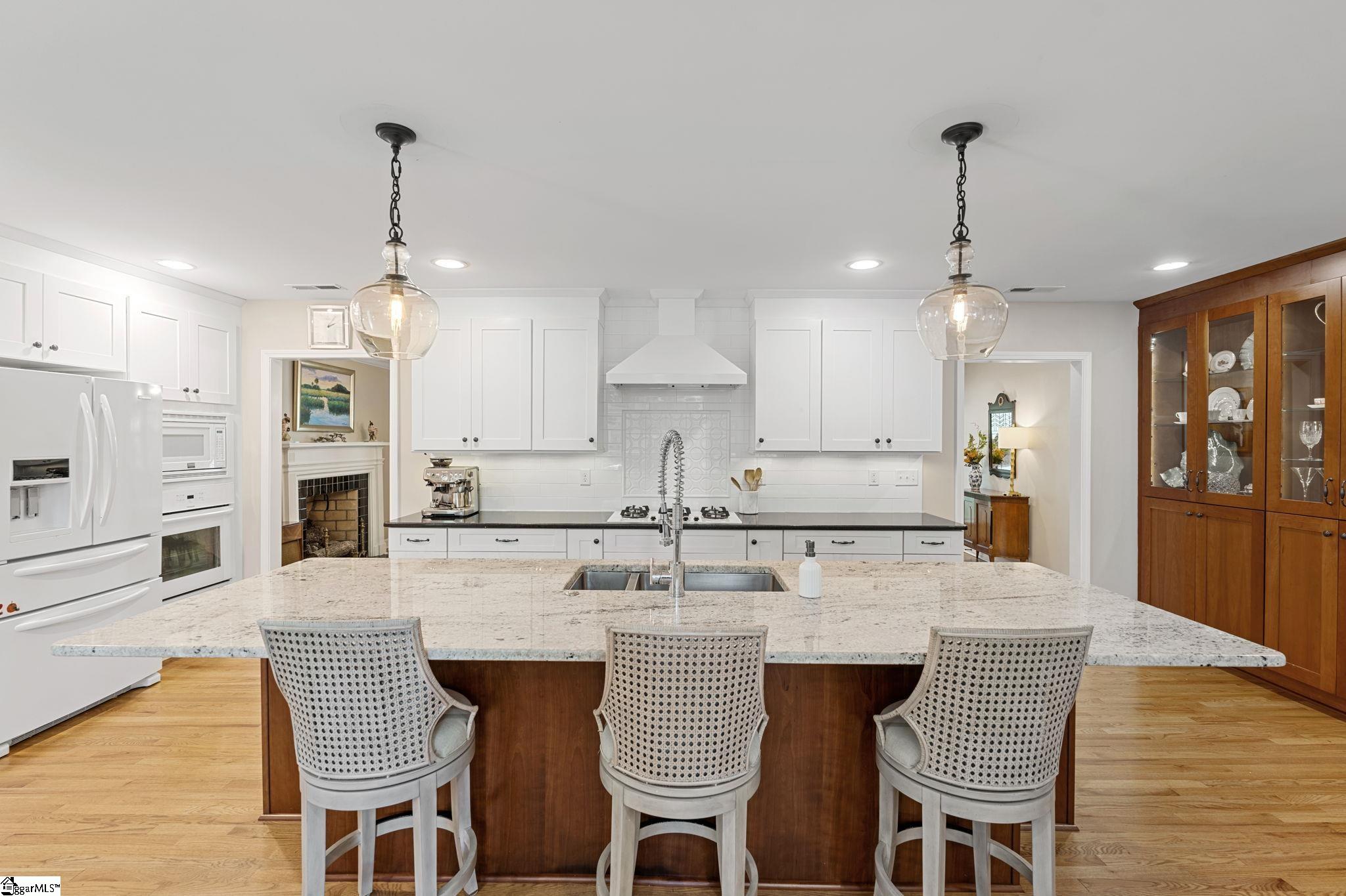 115 W Montclair Avenue