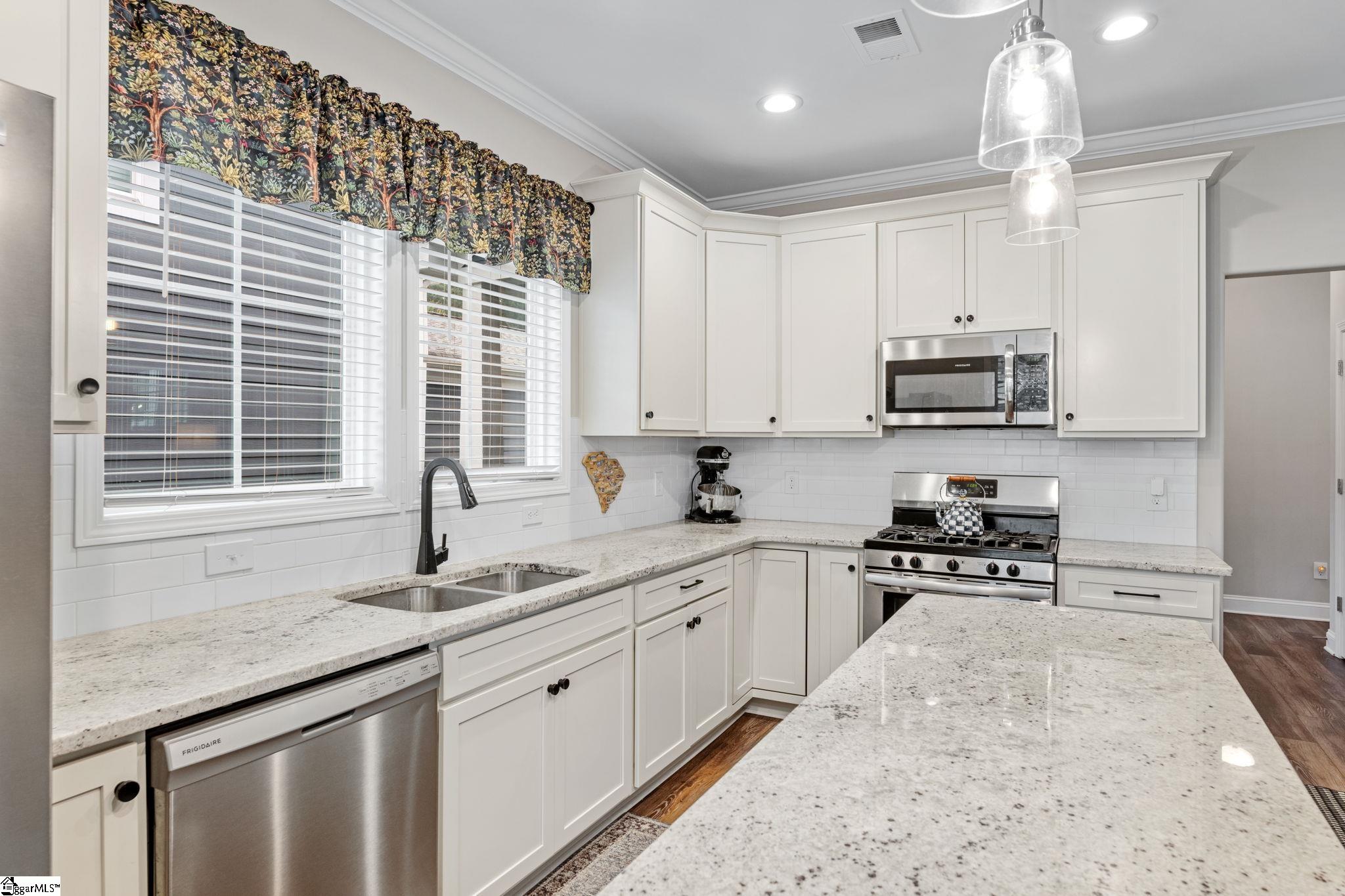 54 Cottage Knoll Circle