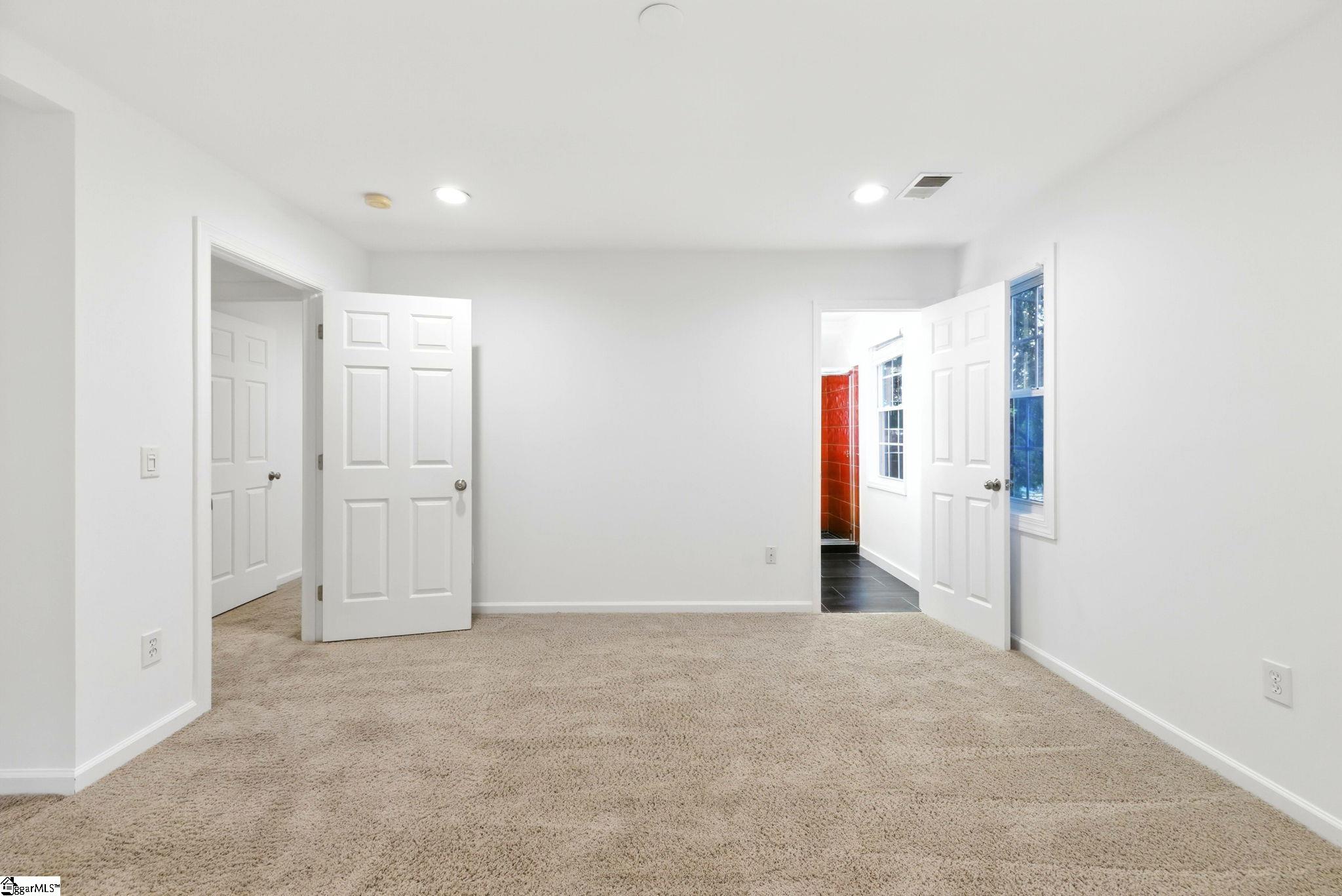 6 Gables Way