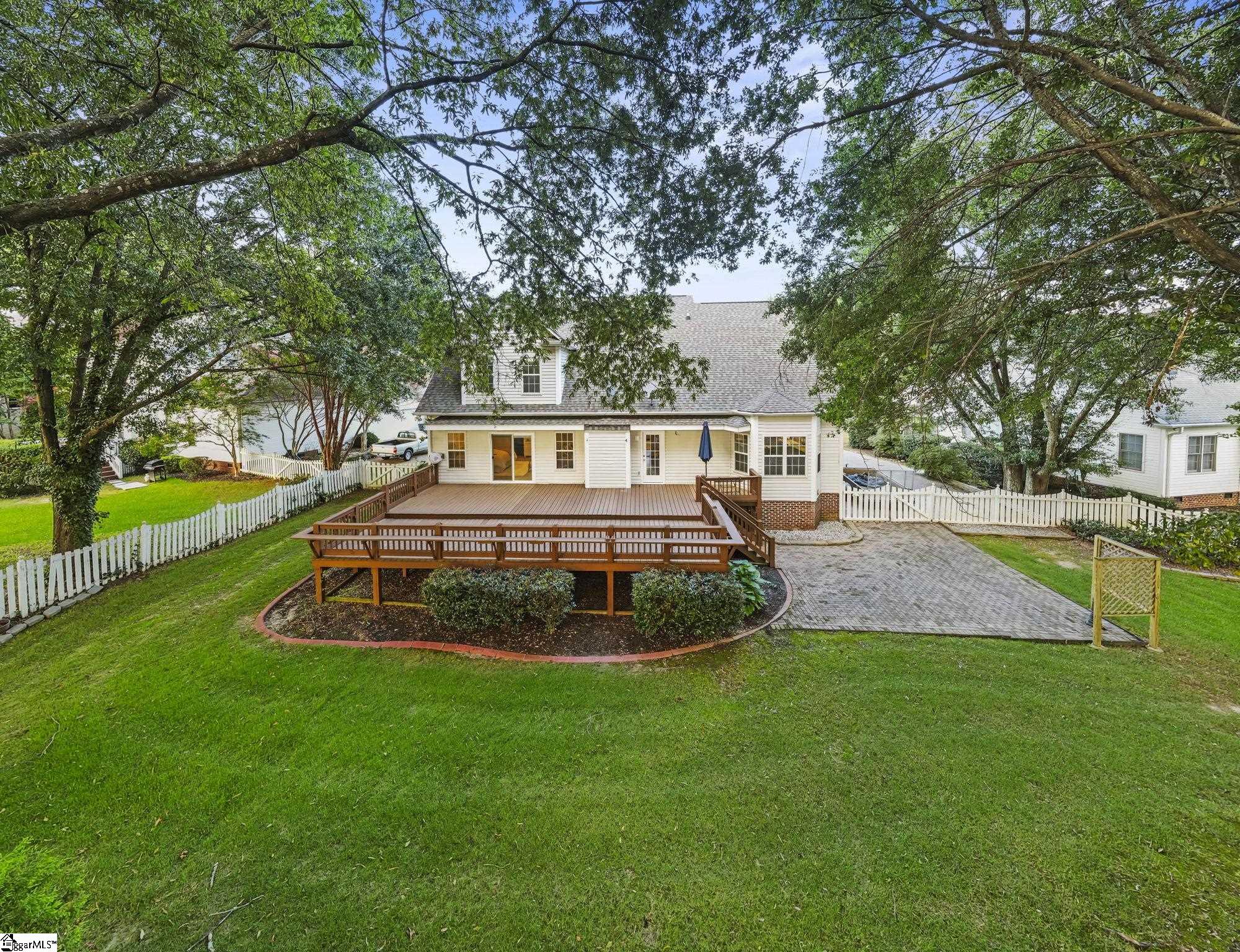 6 Gables Way