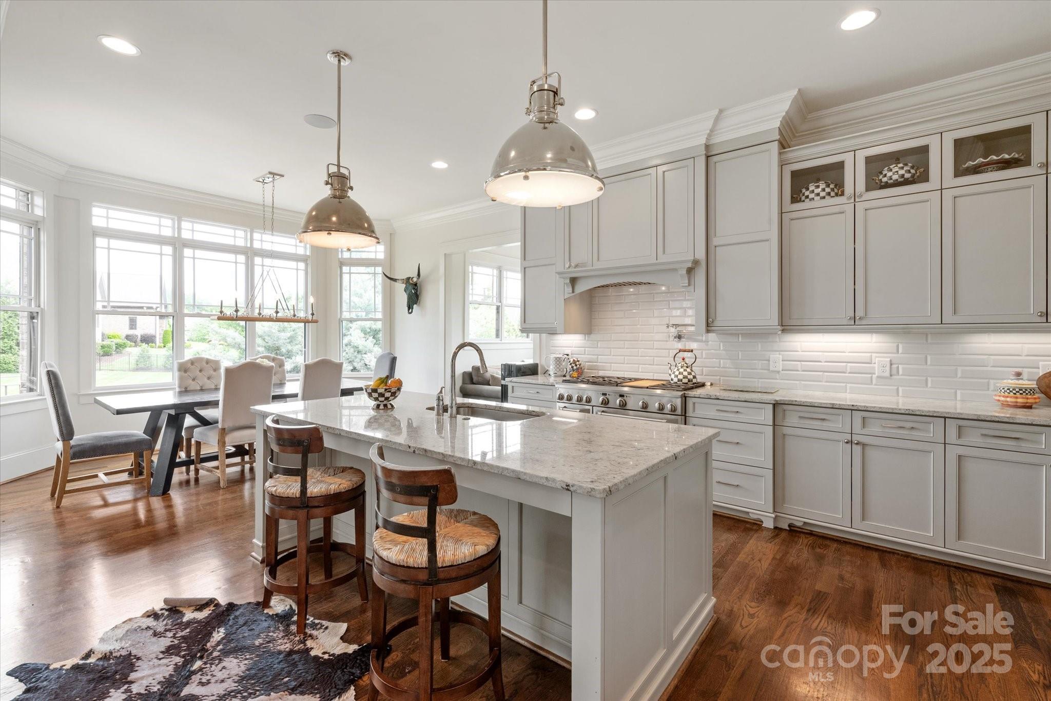 11000 Strike The Gold Lane