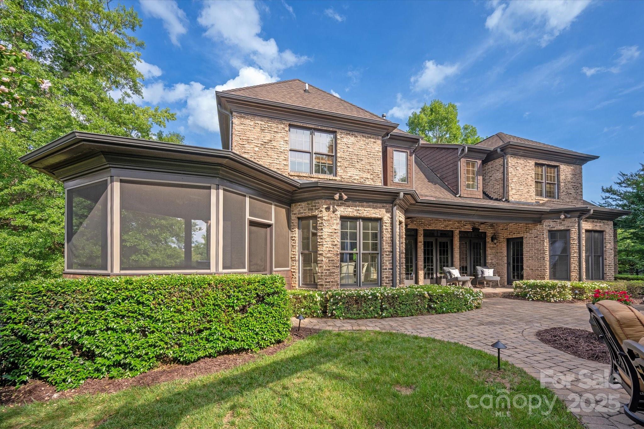 1500 Lookout Circle