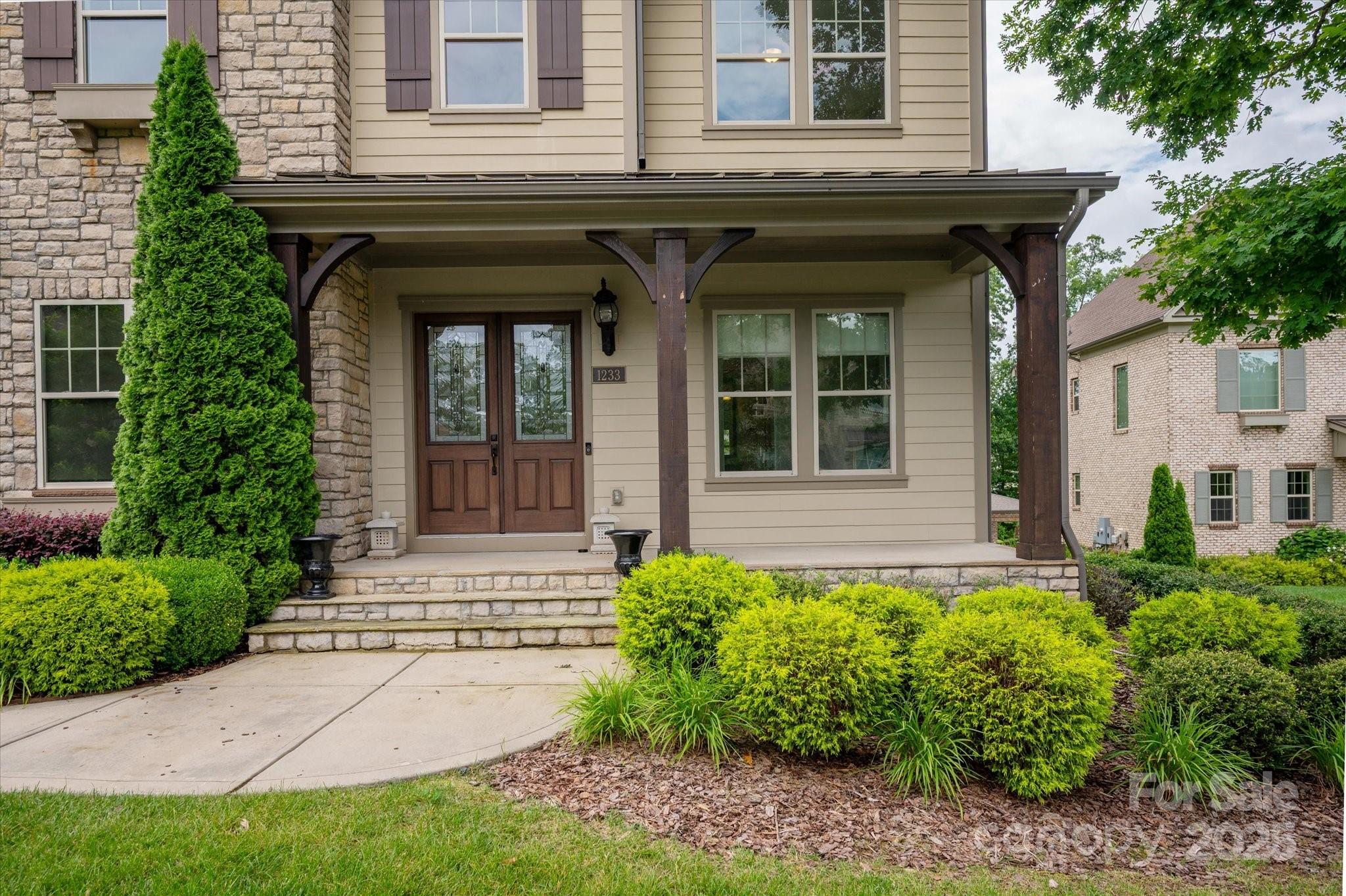 1233 Ladera Drive