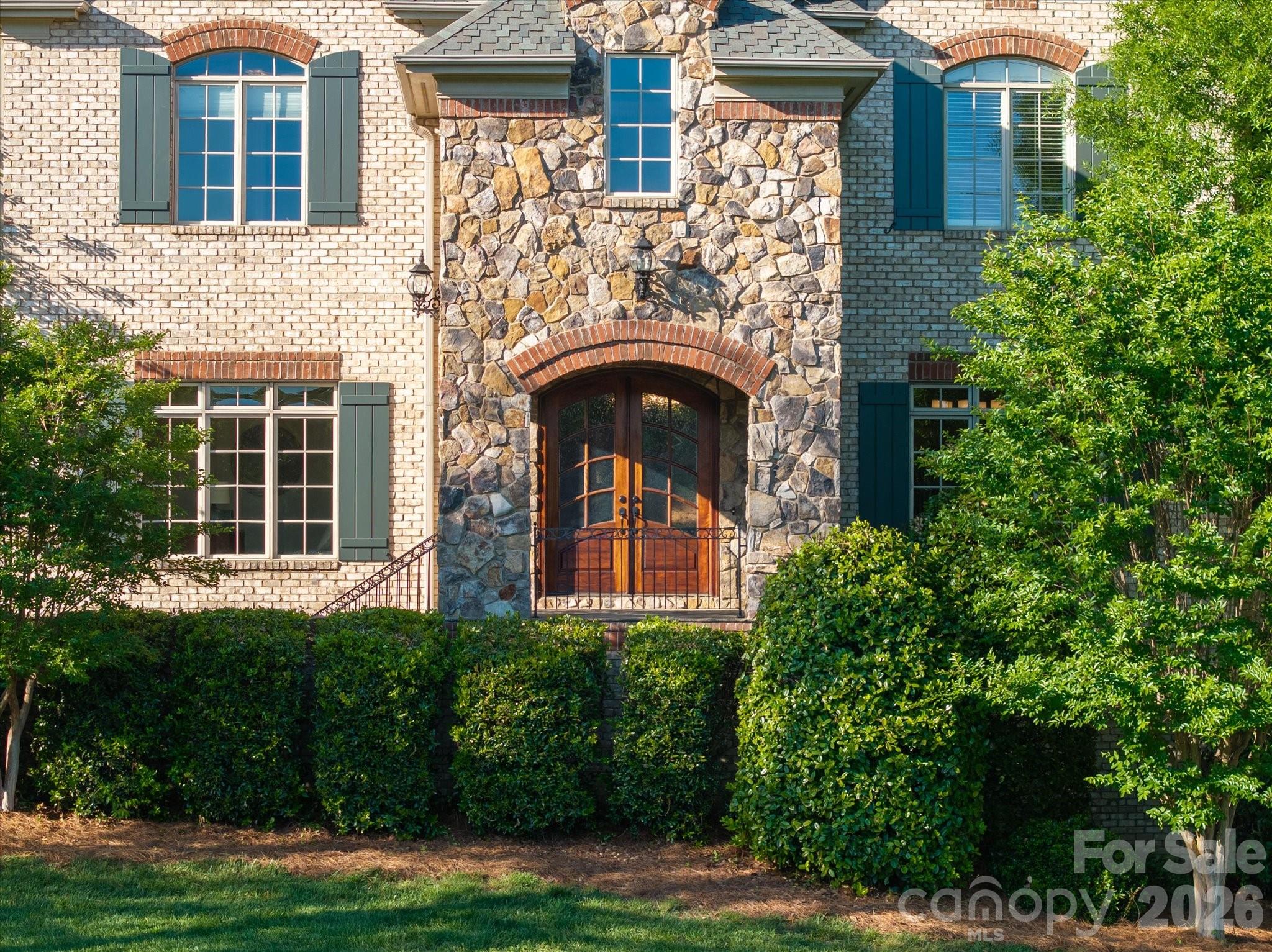 1629 Lookout Circle