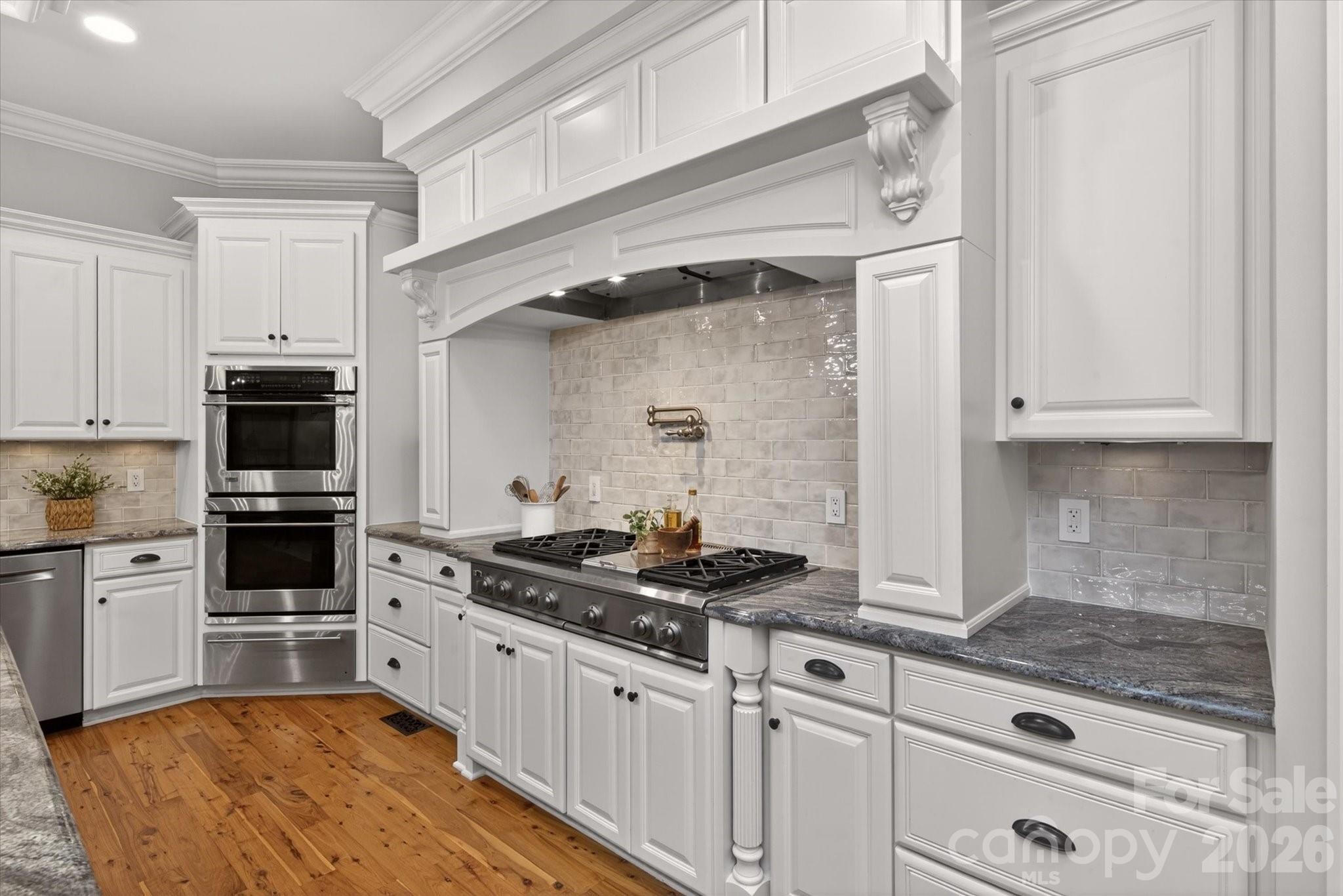 1629 Lookout Circle