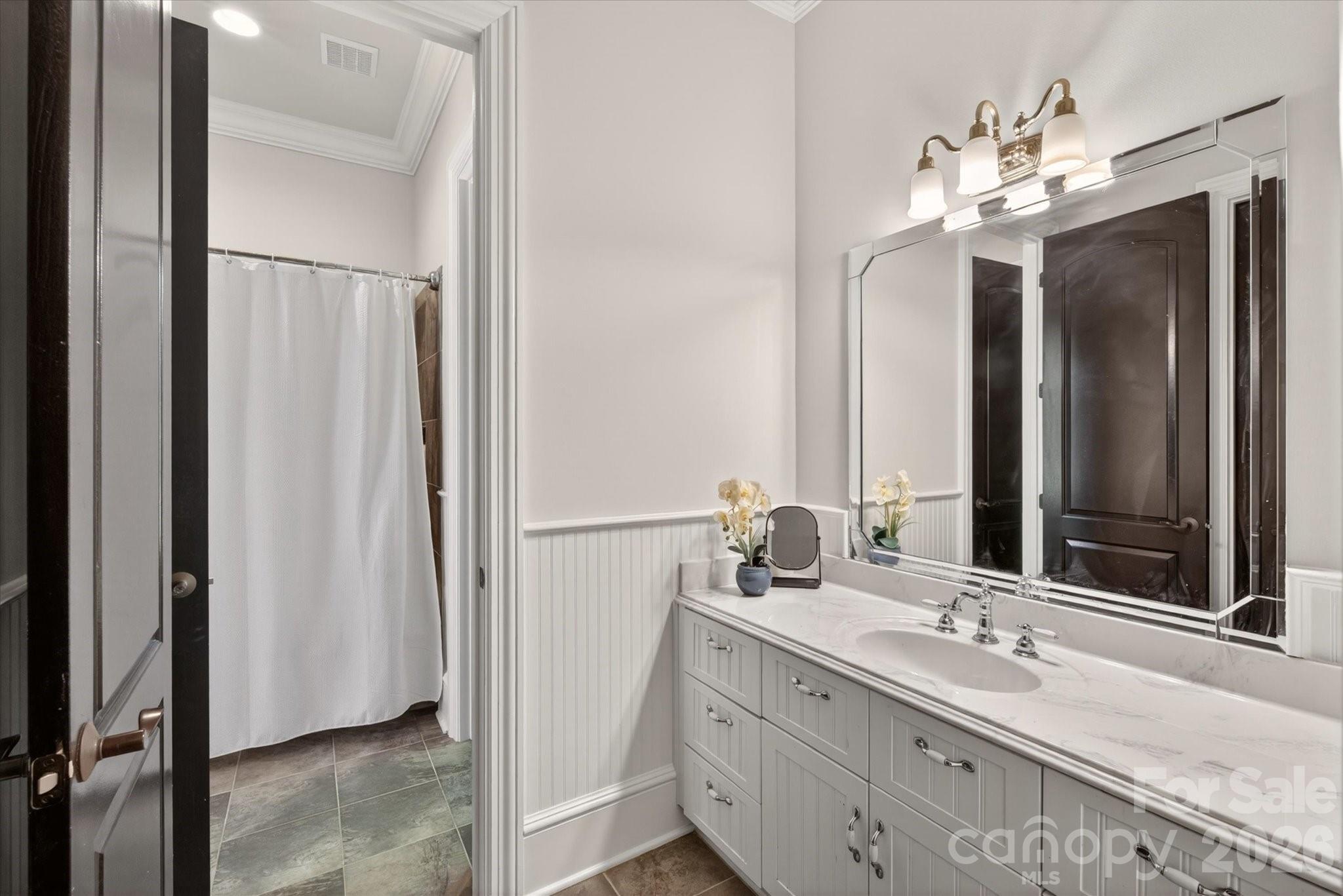 1629 Lookout Circle