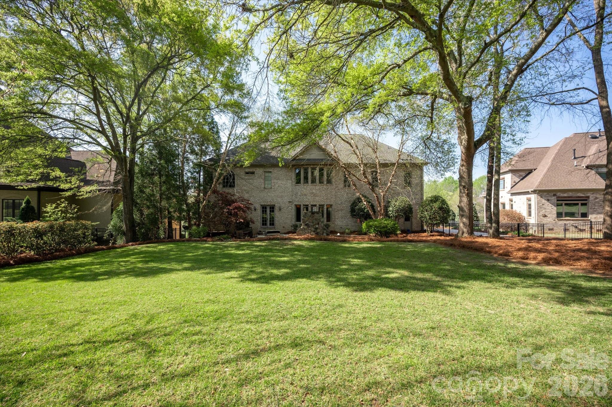 1629 Lookout Circle