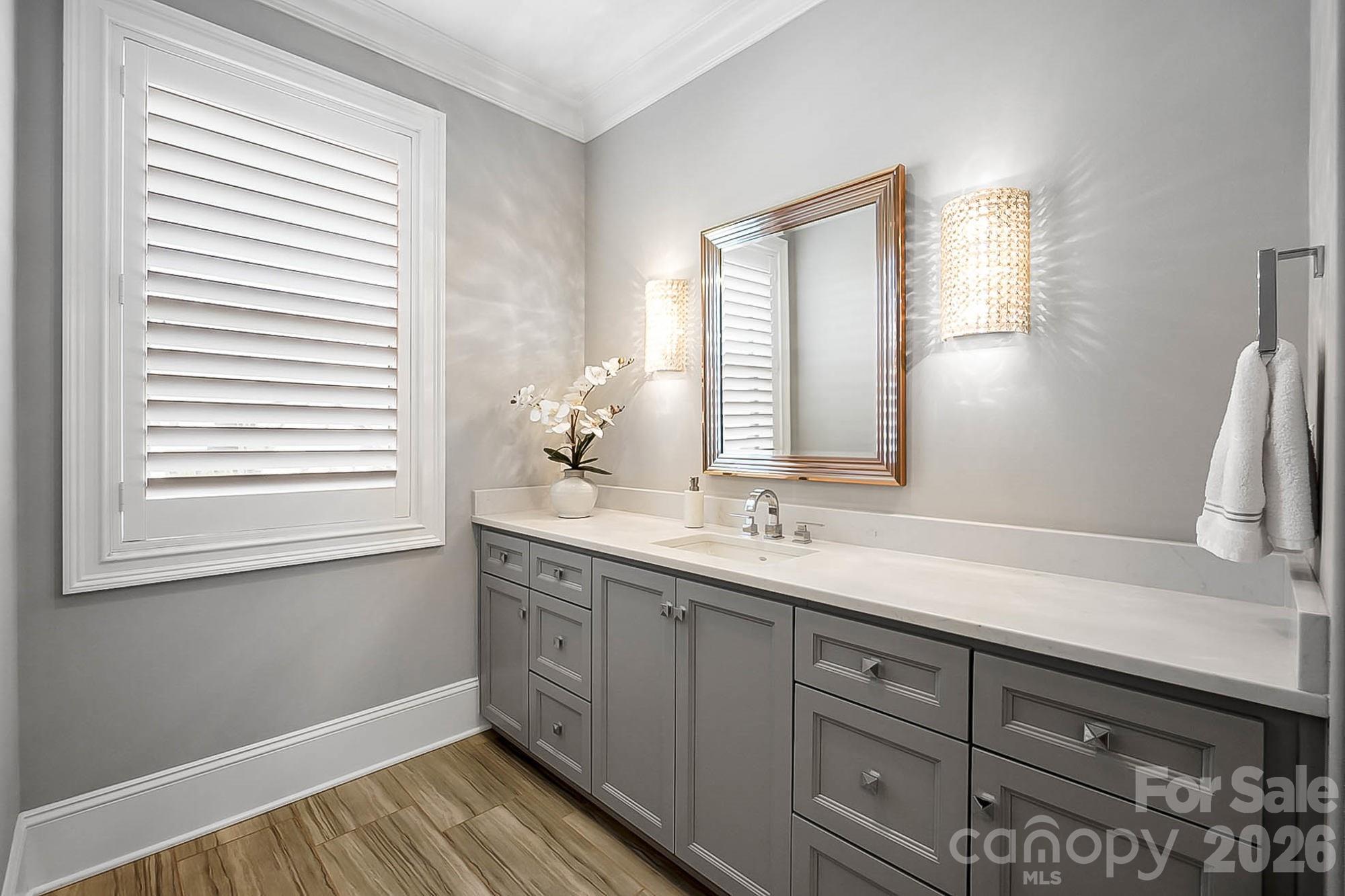 1311 Sunnys Halo Lane