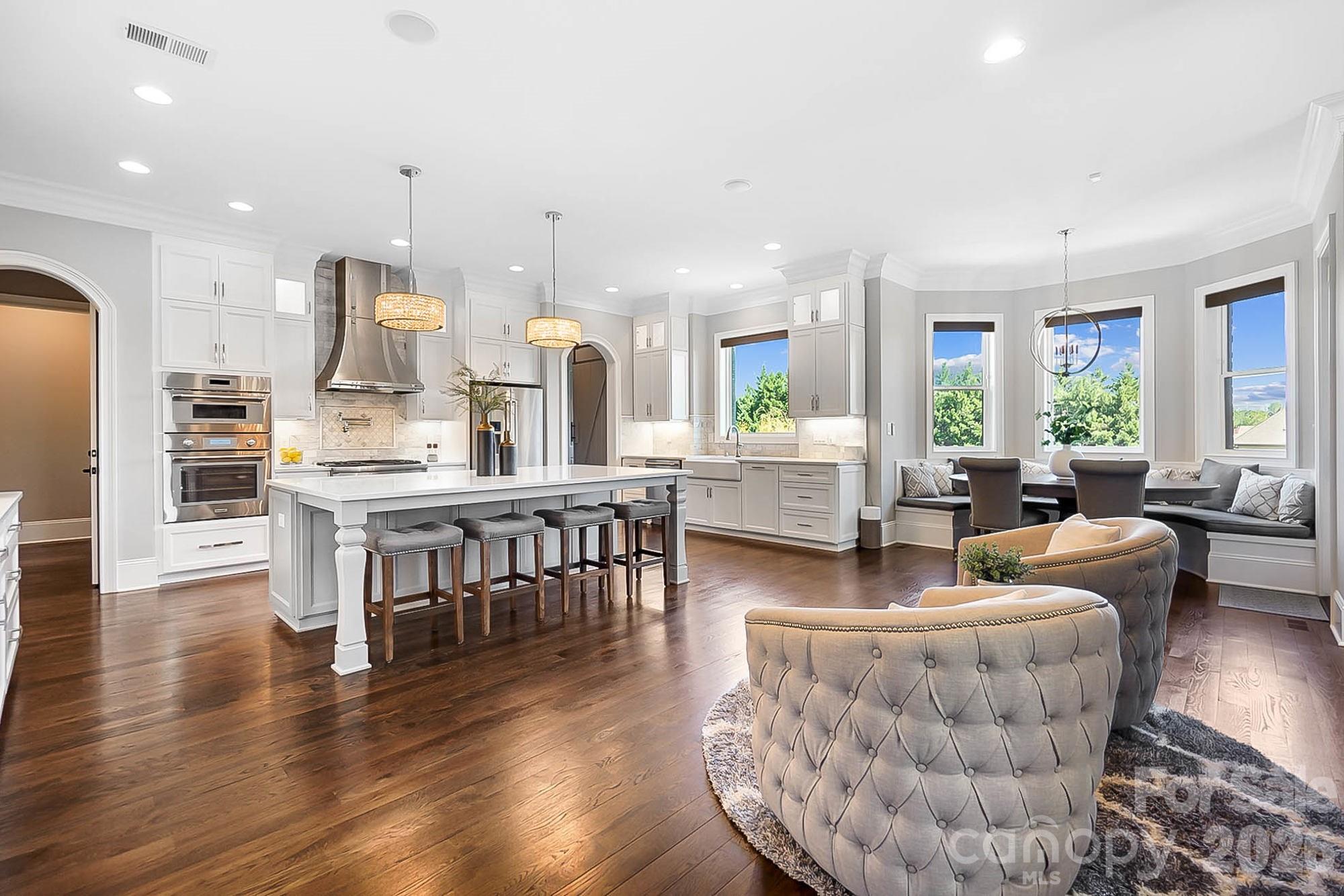 1311 Sunnys Halo Lane