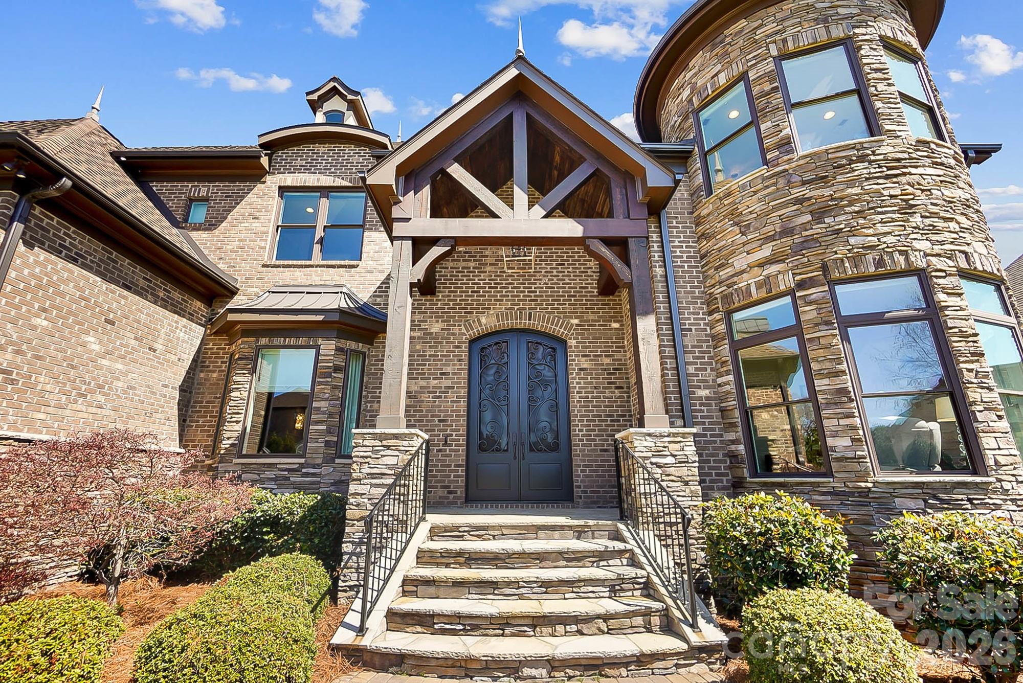 1311 Sunnys Halo Lane