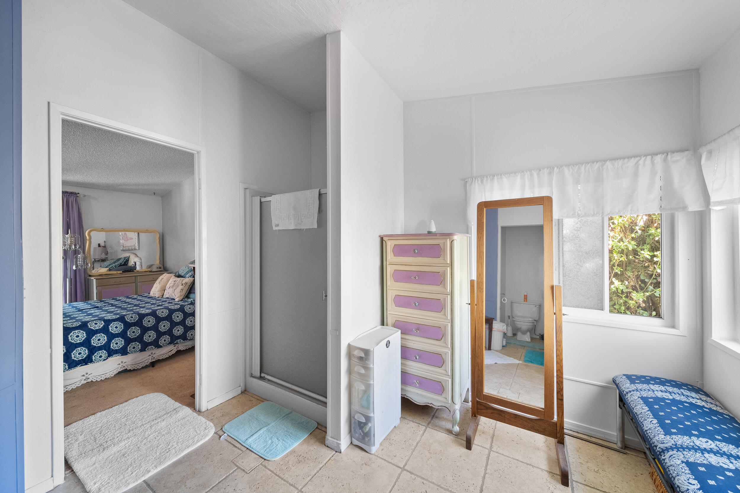 1317 N V Street, Spc 202
