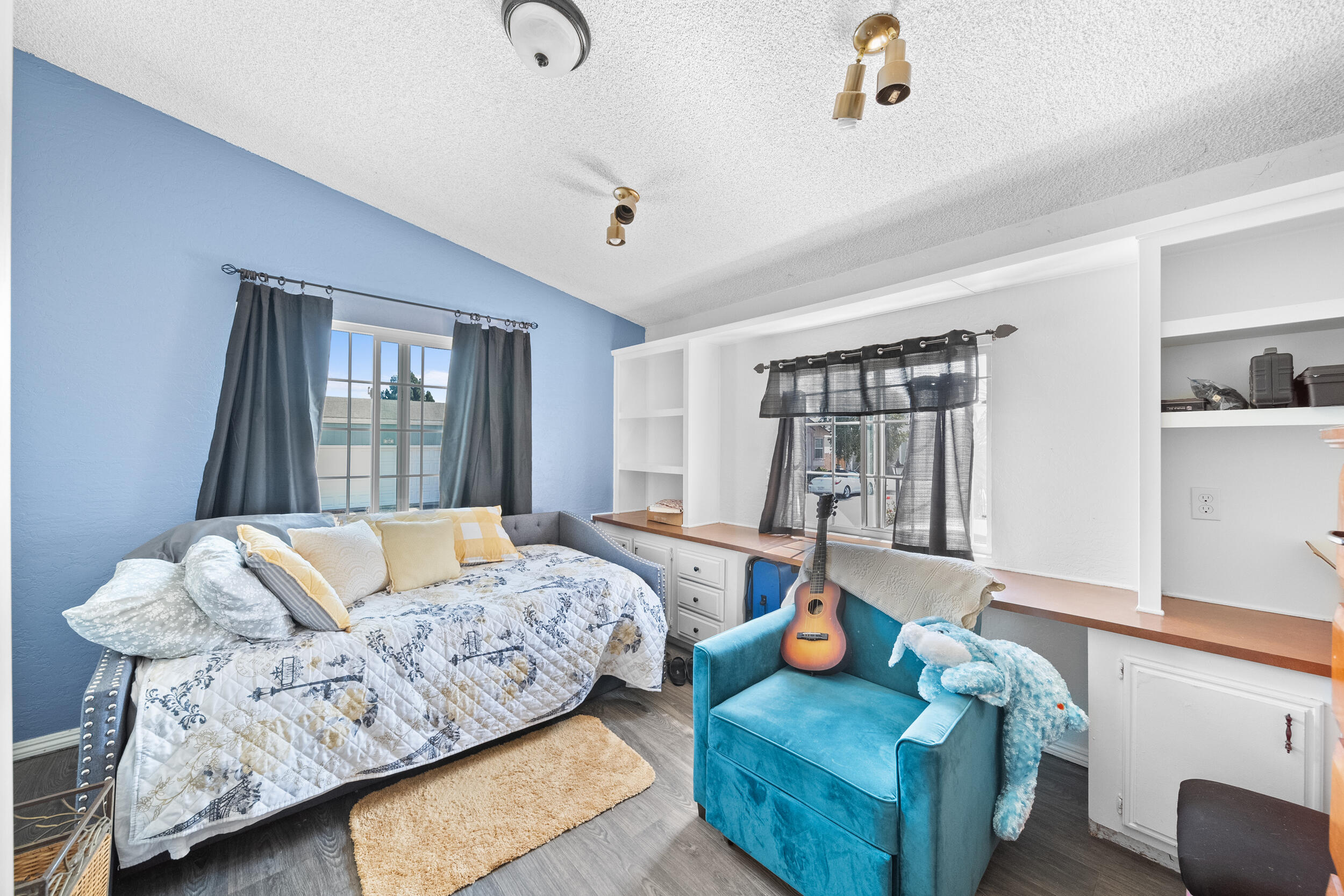 1317 N V Street, Spc 202