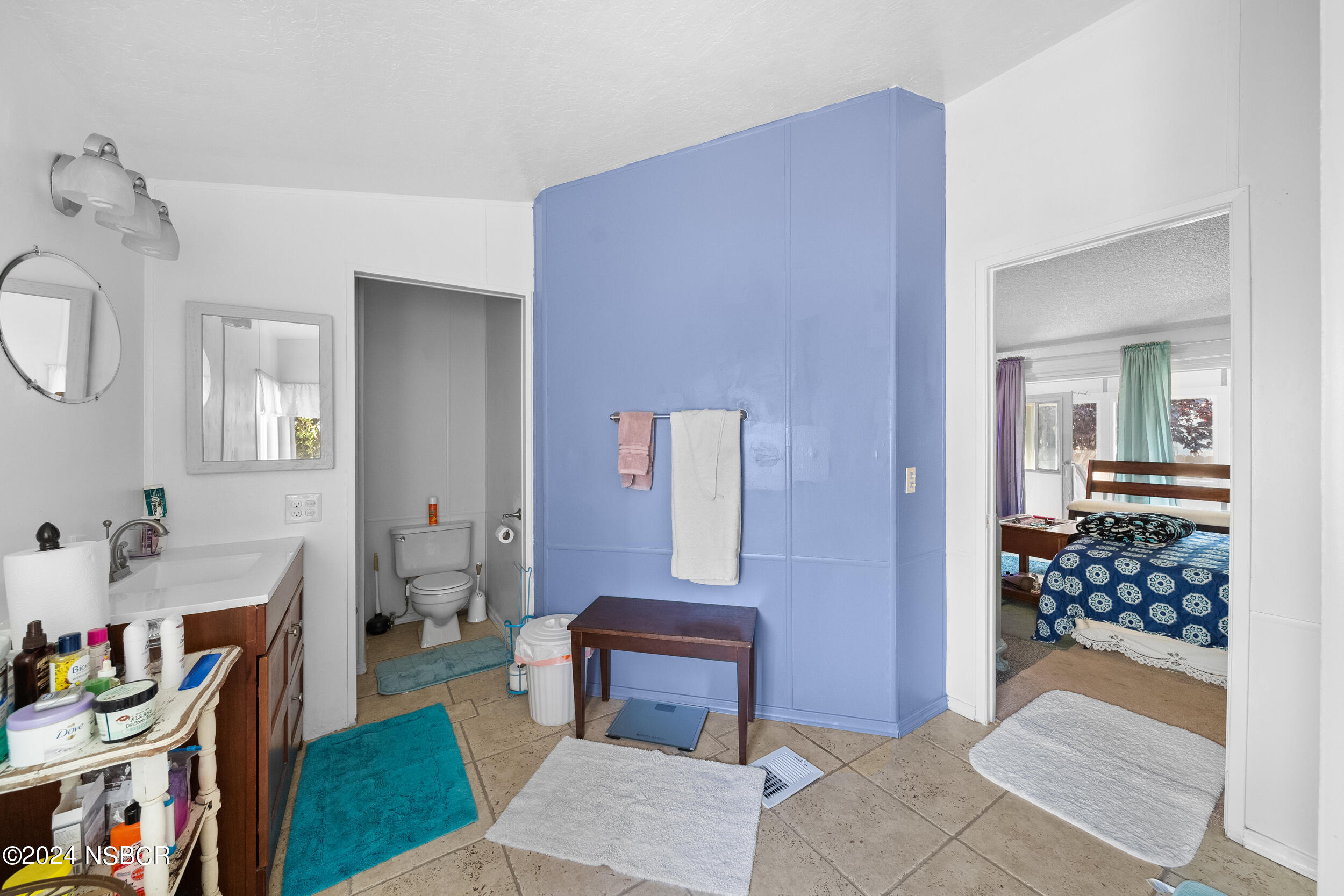 1317 N V Street, 202
