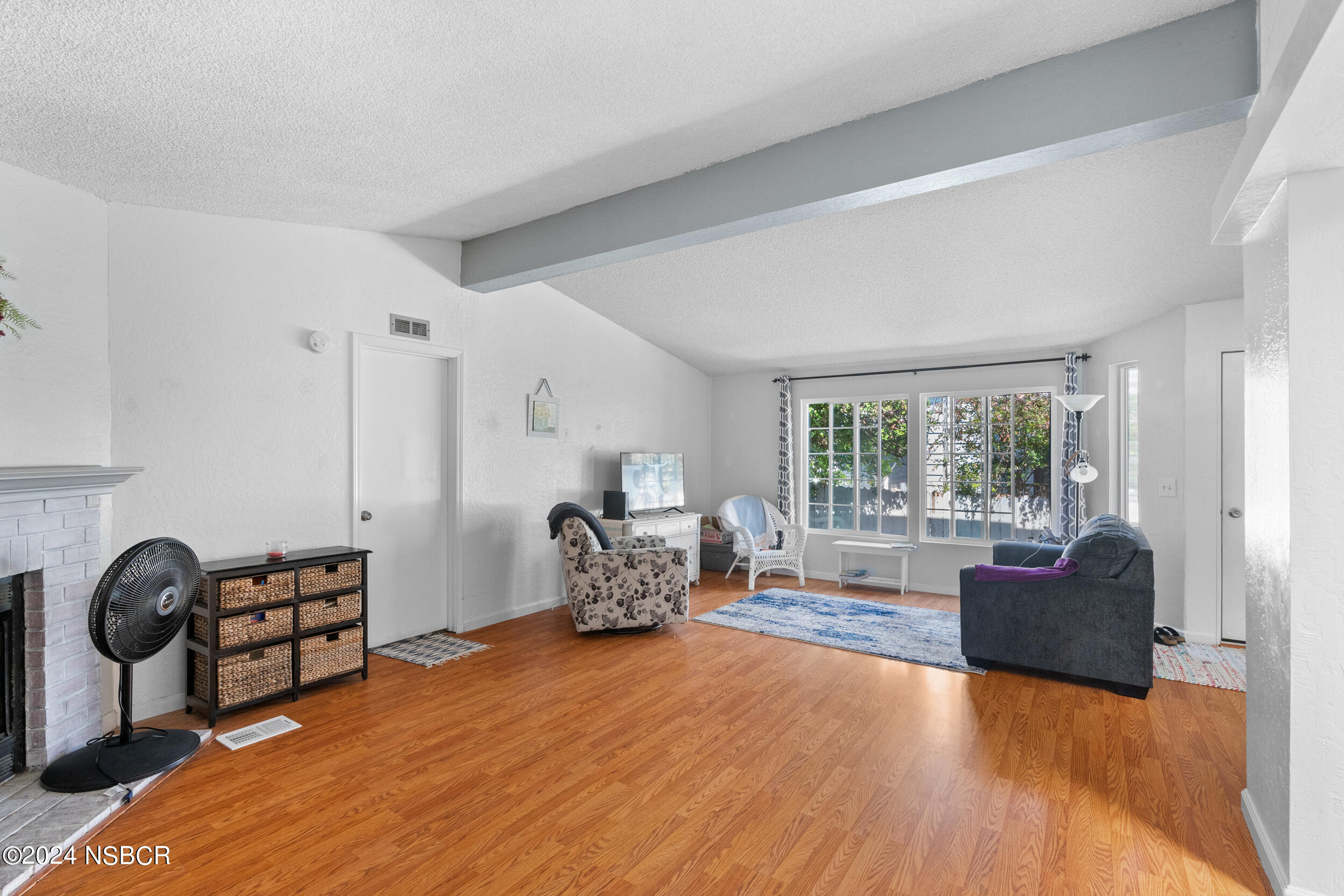 1317 N V Street, 202