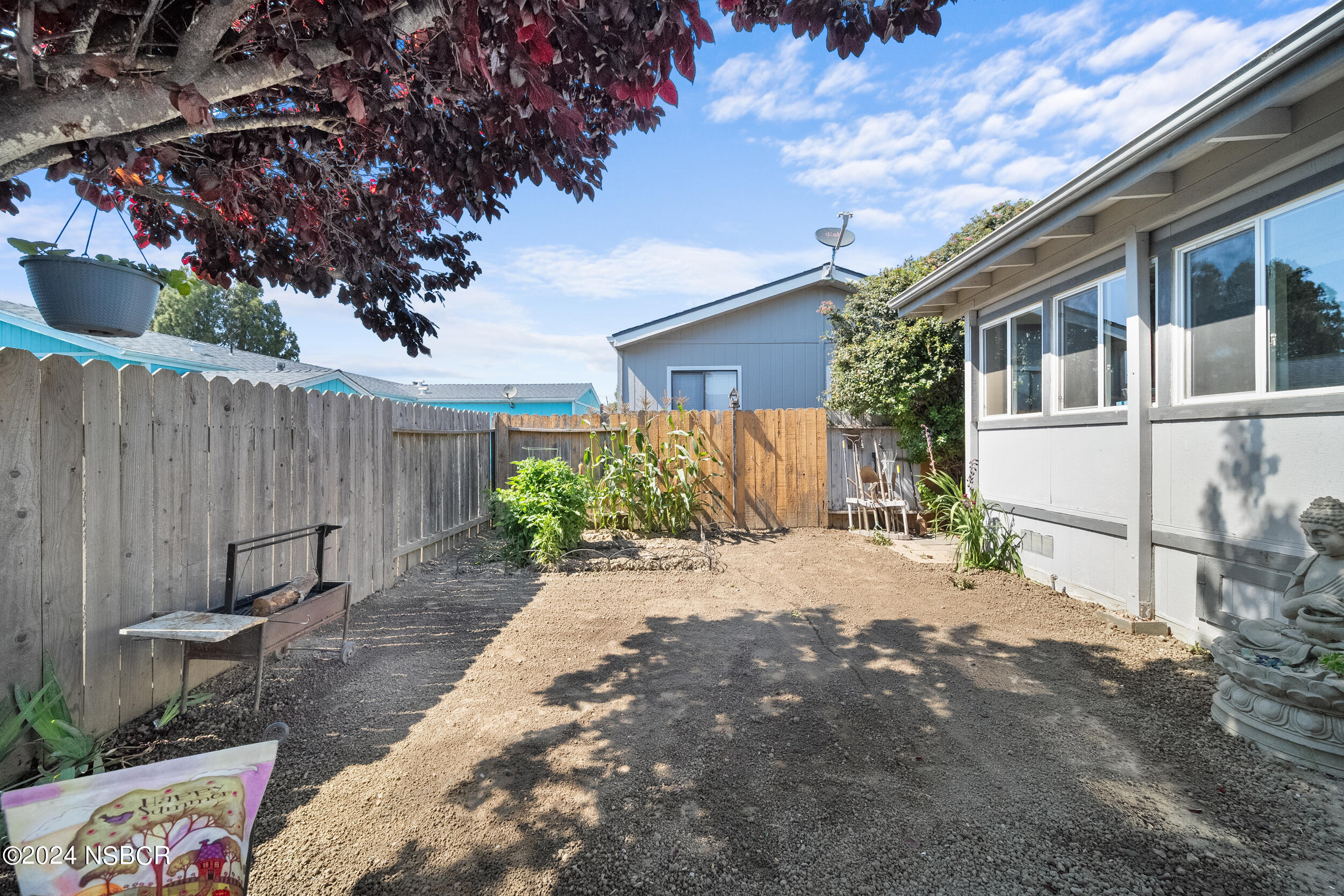 1317 N V Street, 202