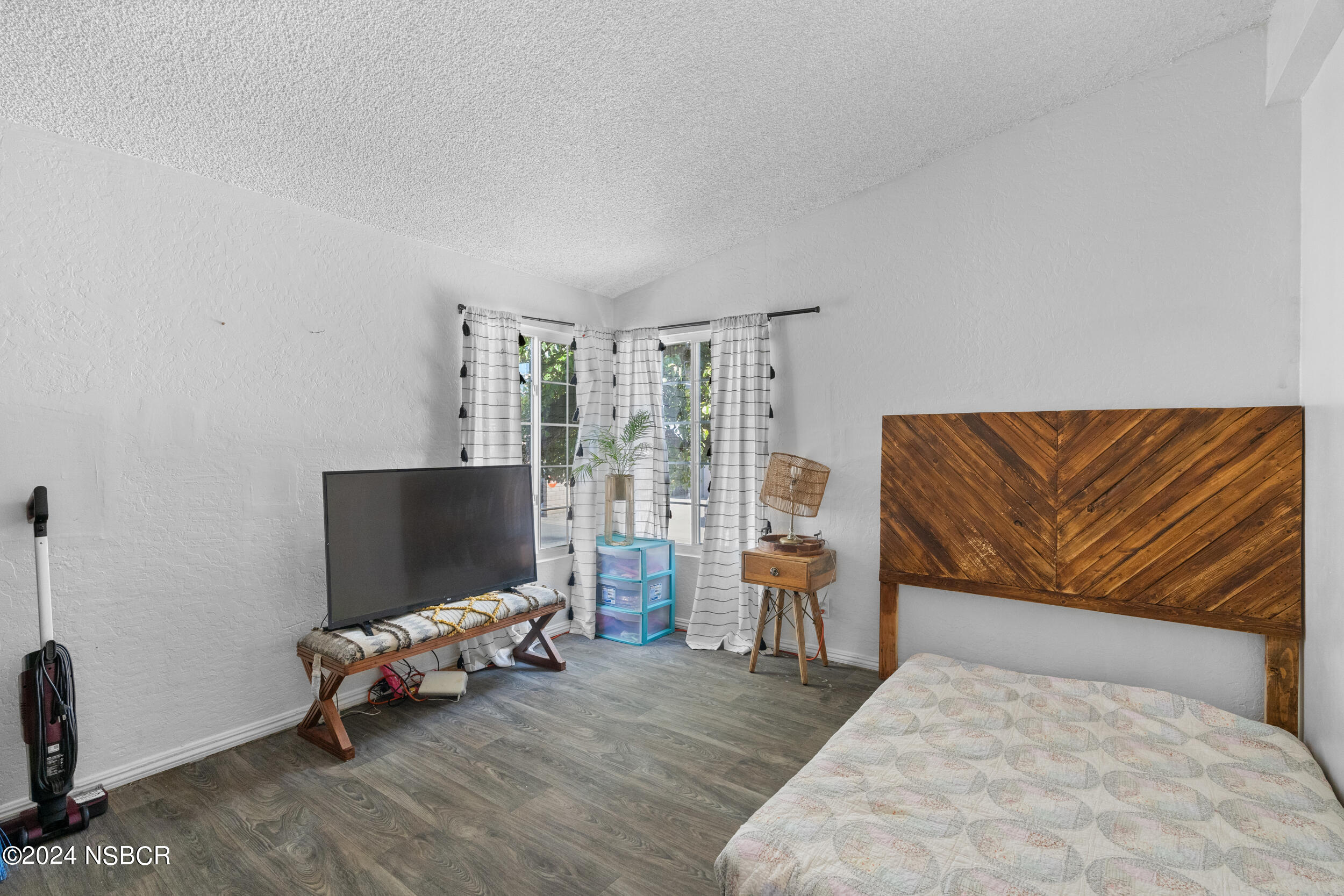 1317 N V Street, 202