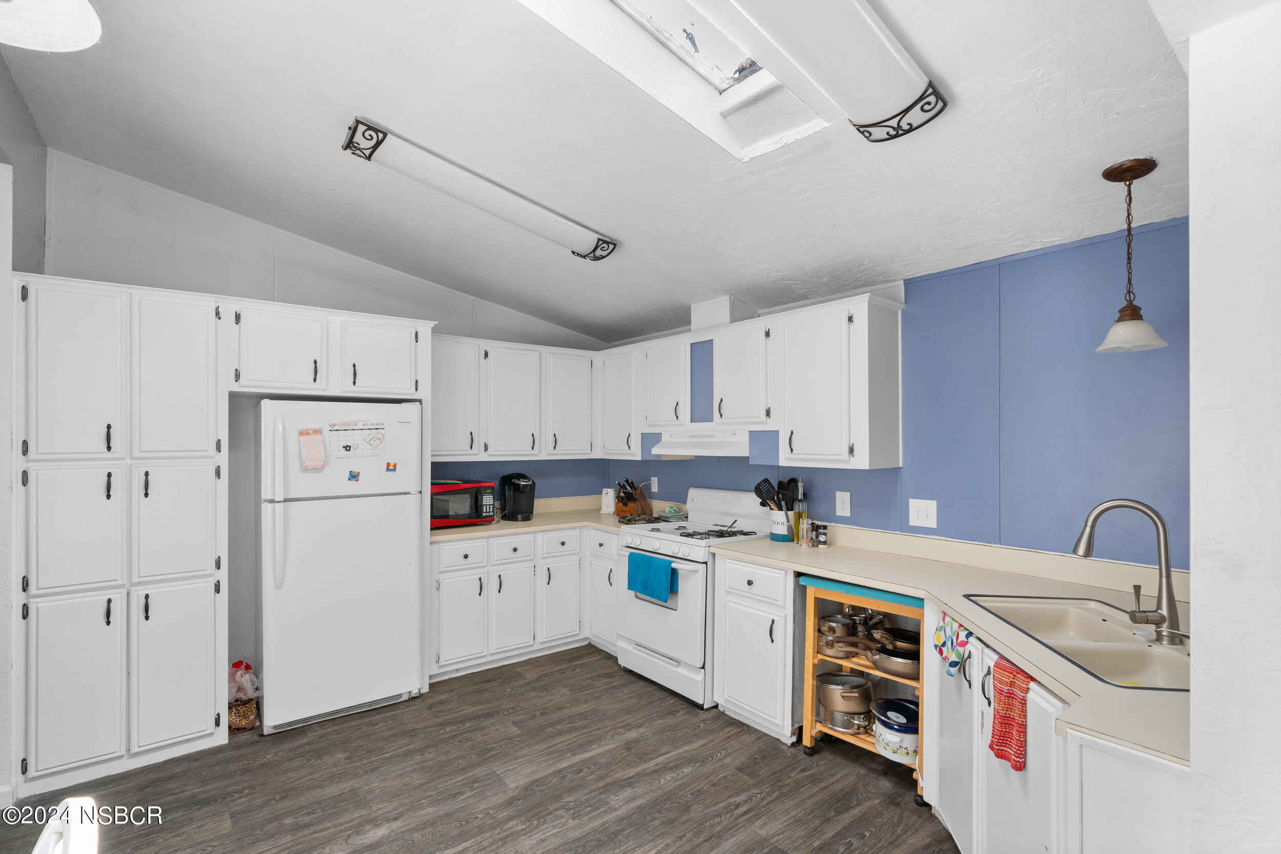 1317 N V Street, 202