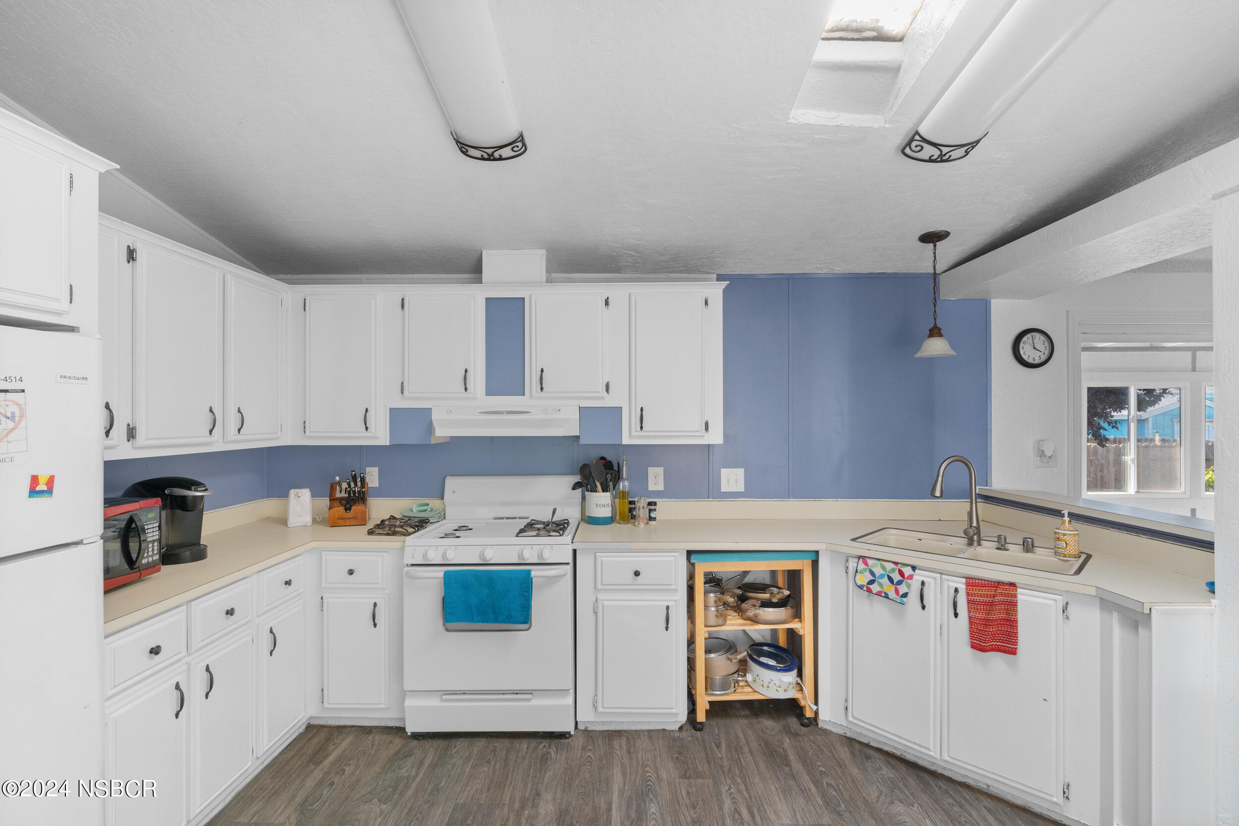 1317 N V Street, 202
