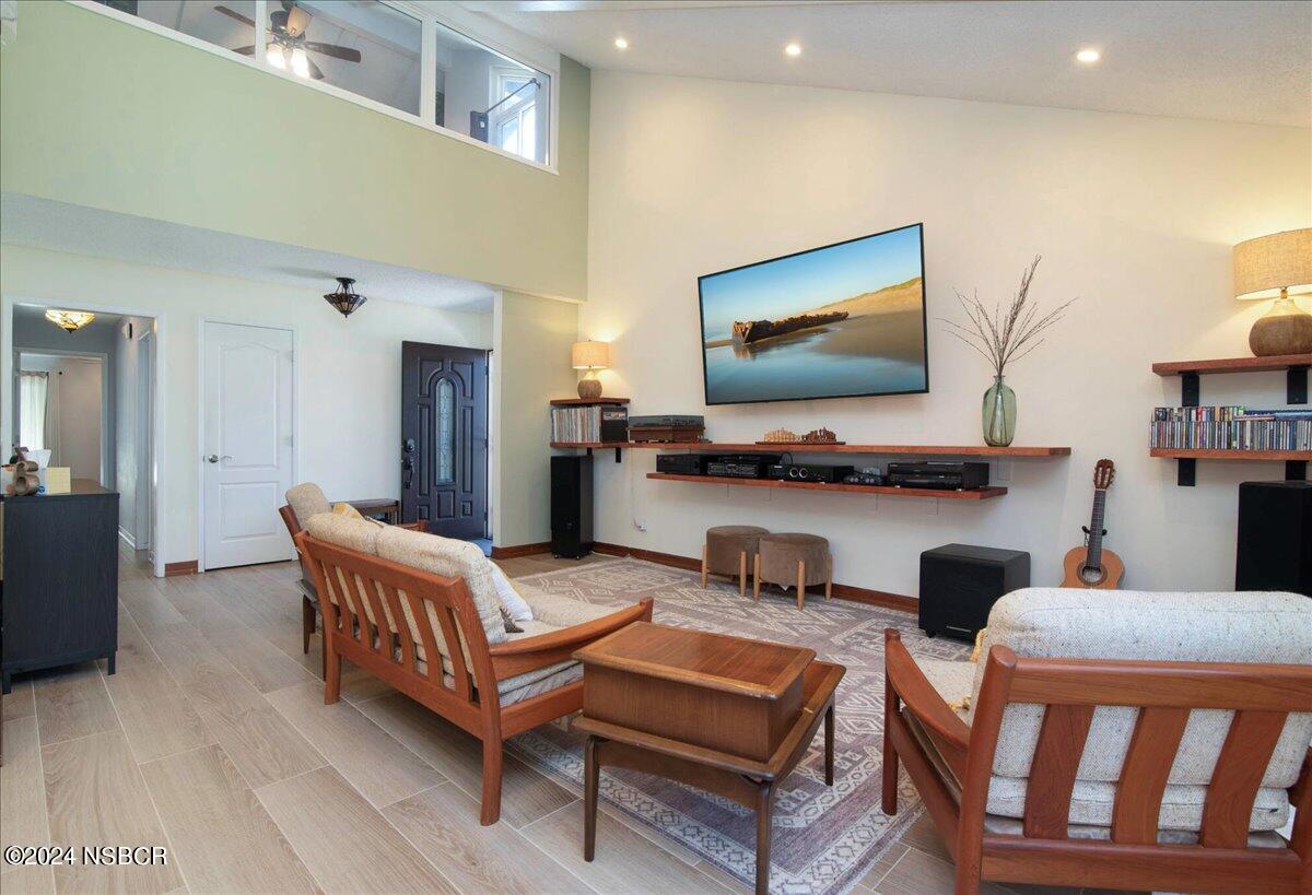 3940 Mesa Cir Drive