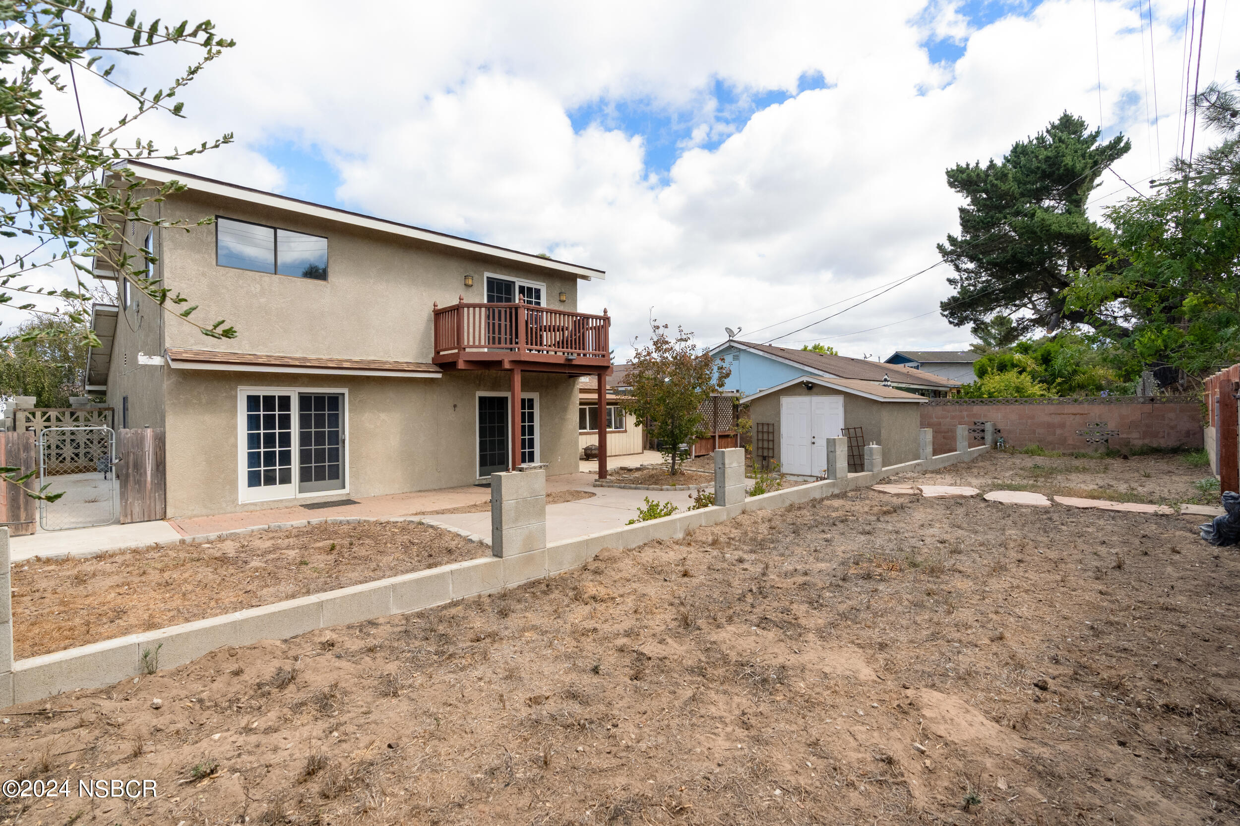 1586 Calle Primera