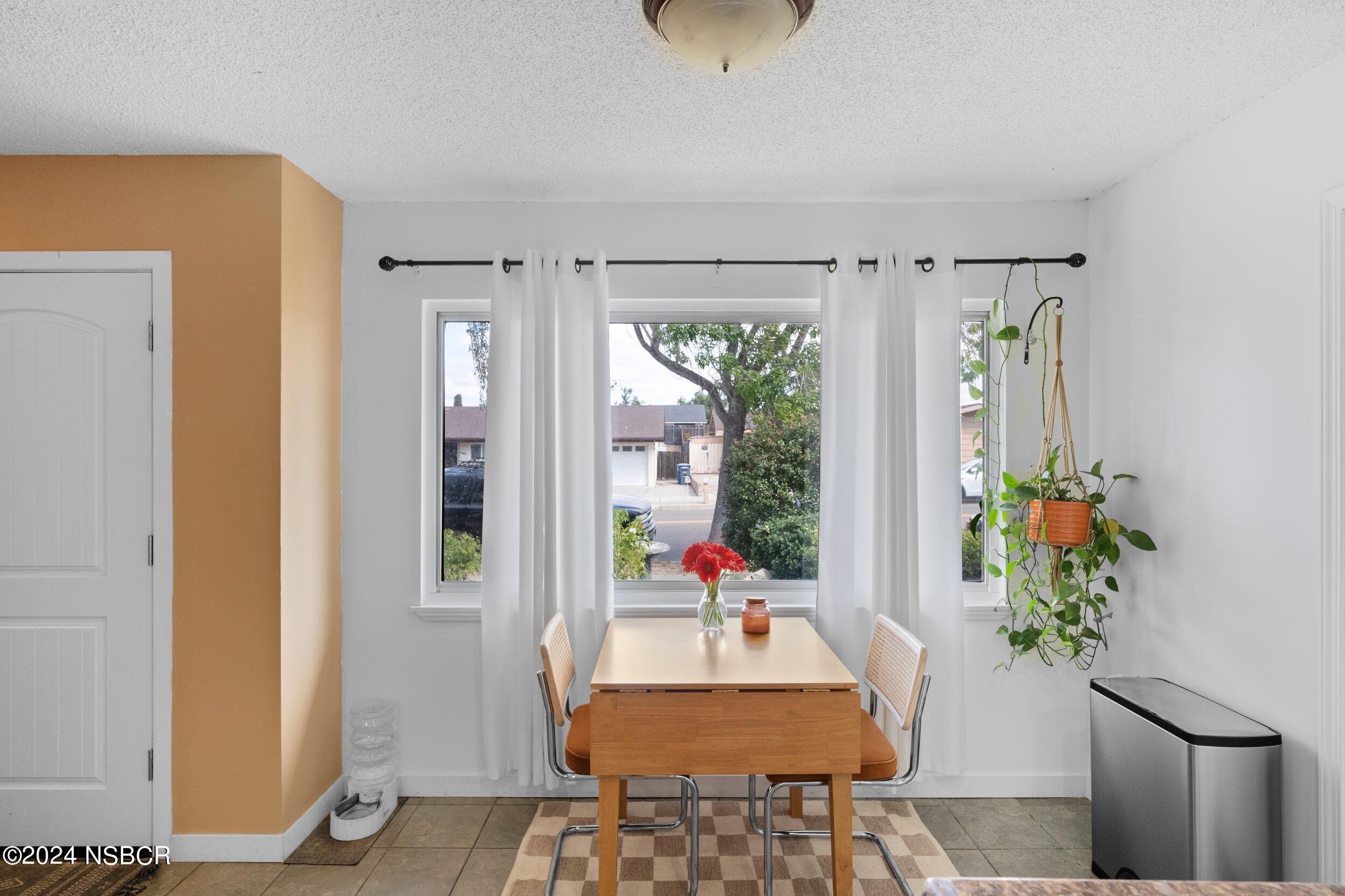 1586 Calle Primera