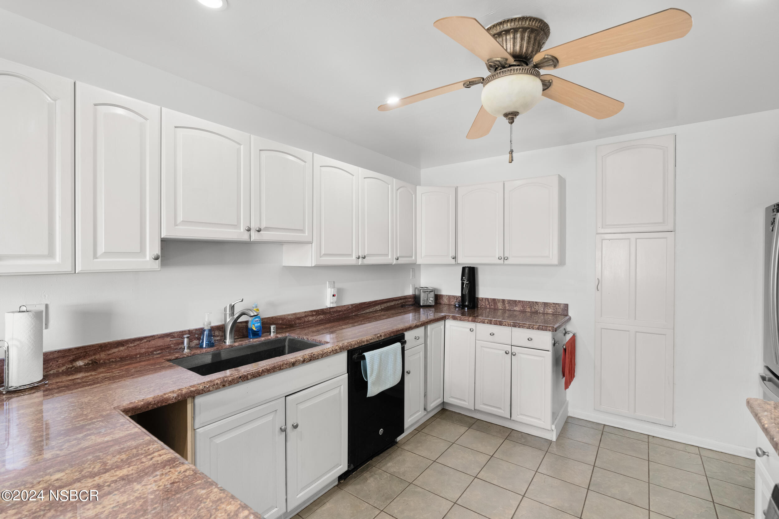1586 Calle Primera