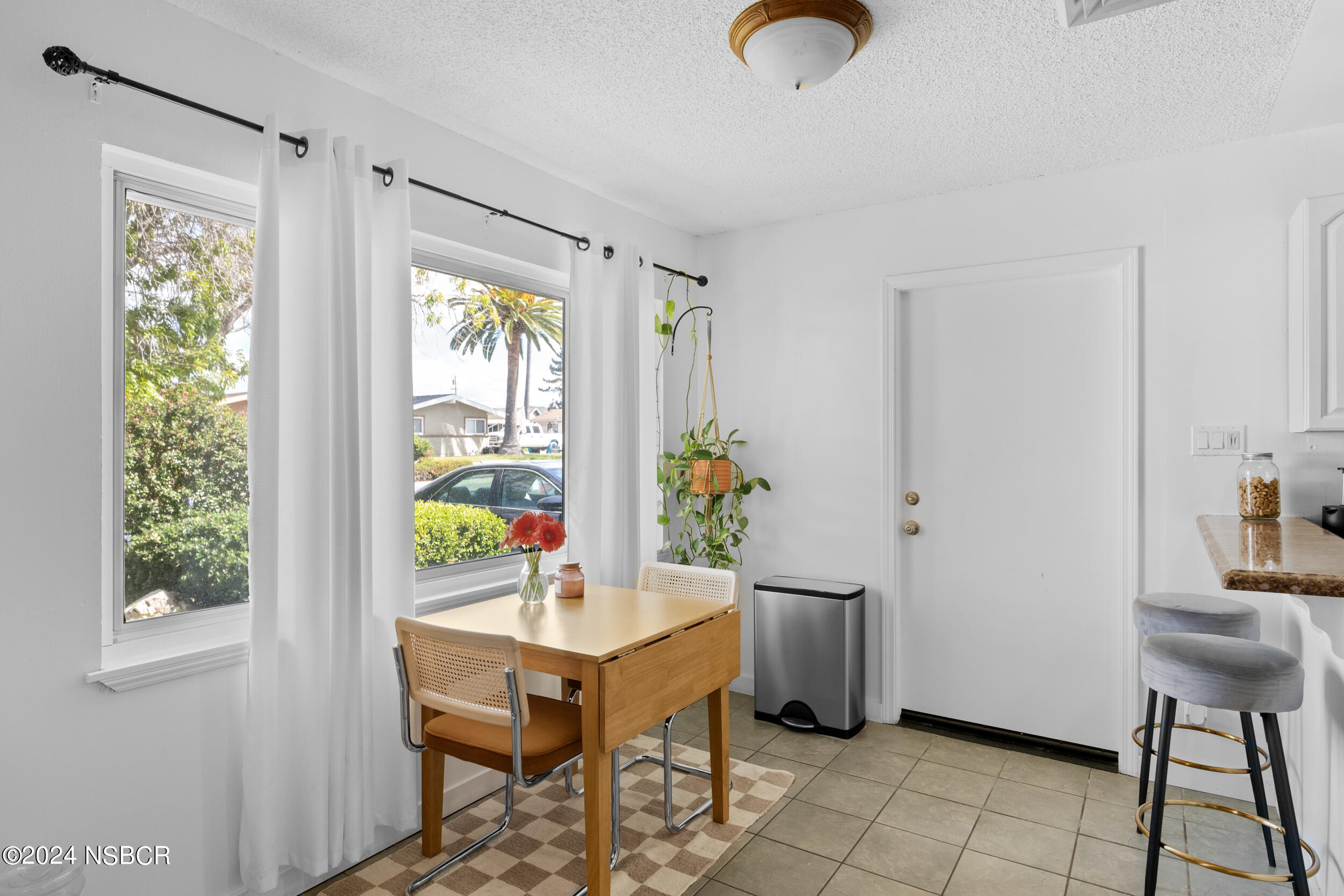 1586 Calle Primera