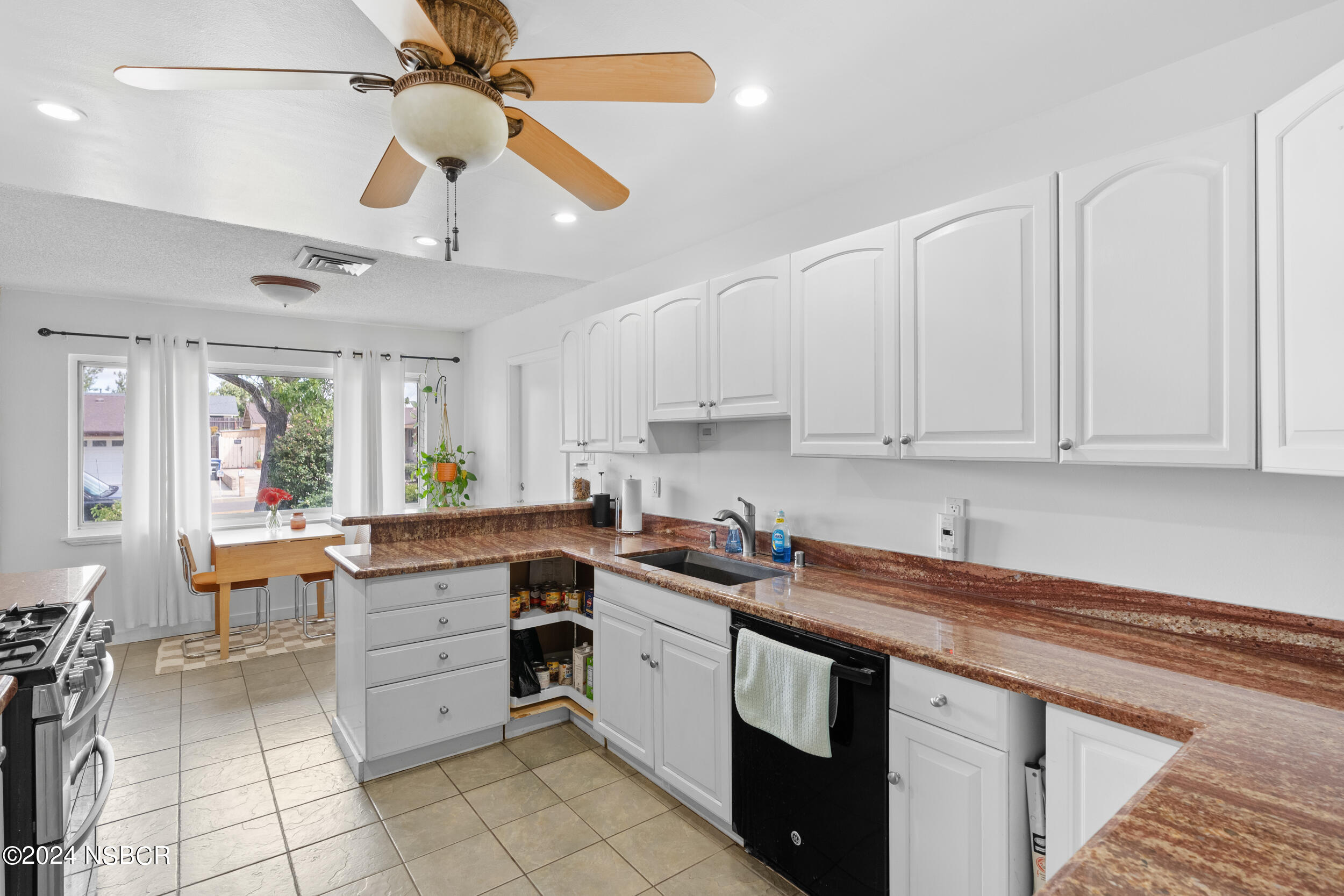 1586 Calle Primera